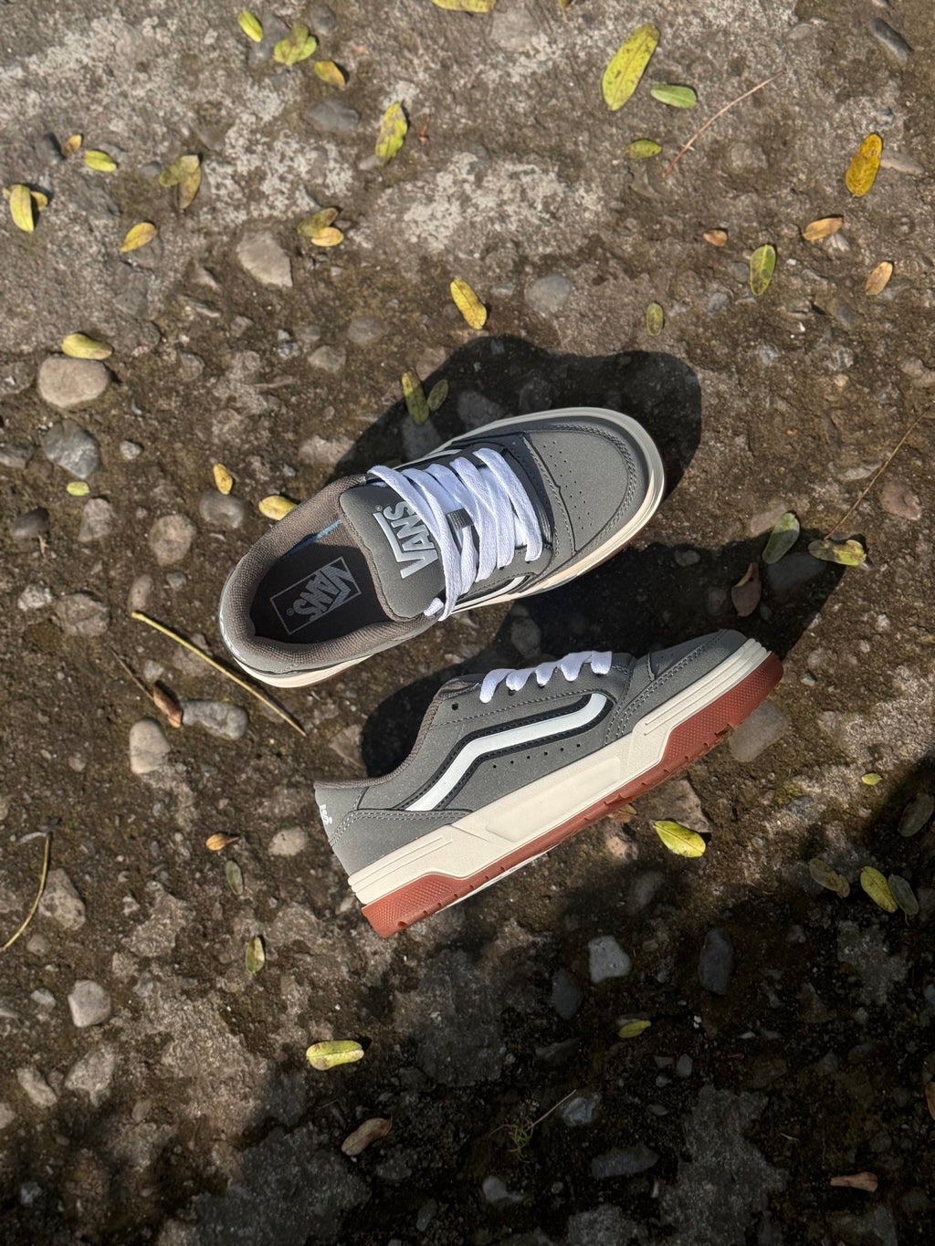 Vans hylane gris oscuro suela goma