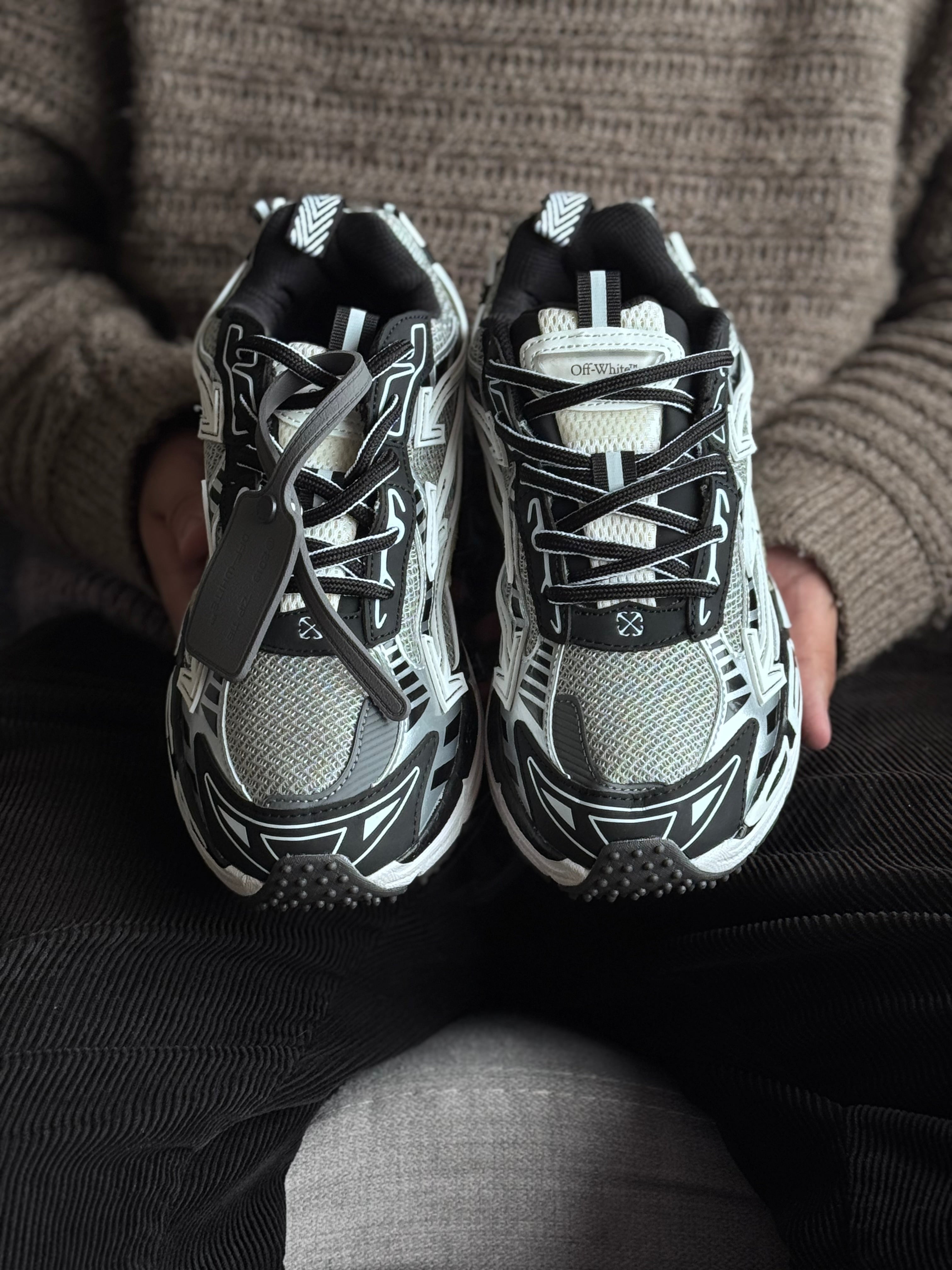 OFF-WHITE Be Right Back