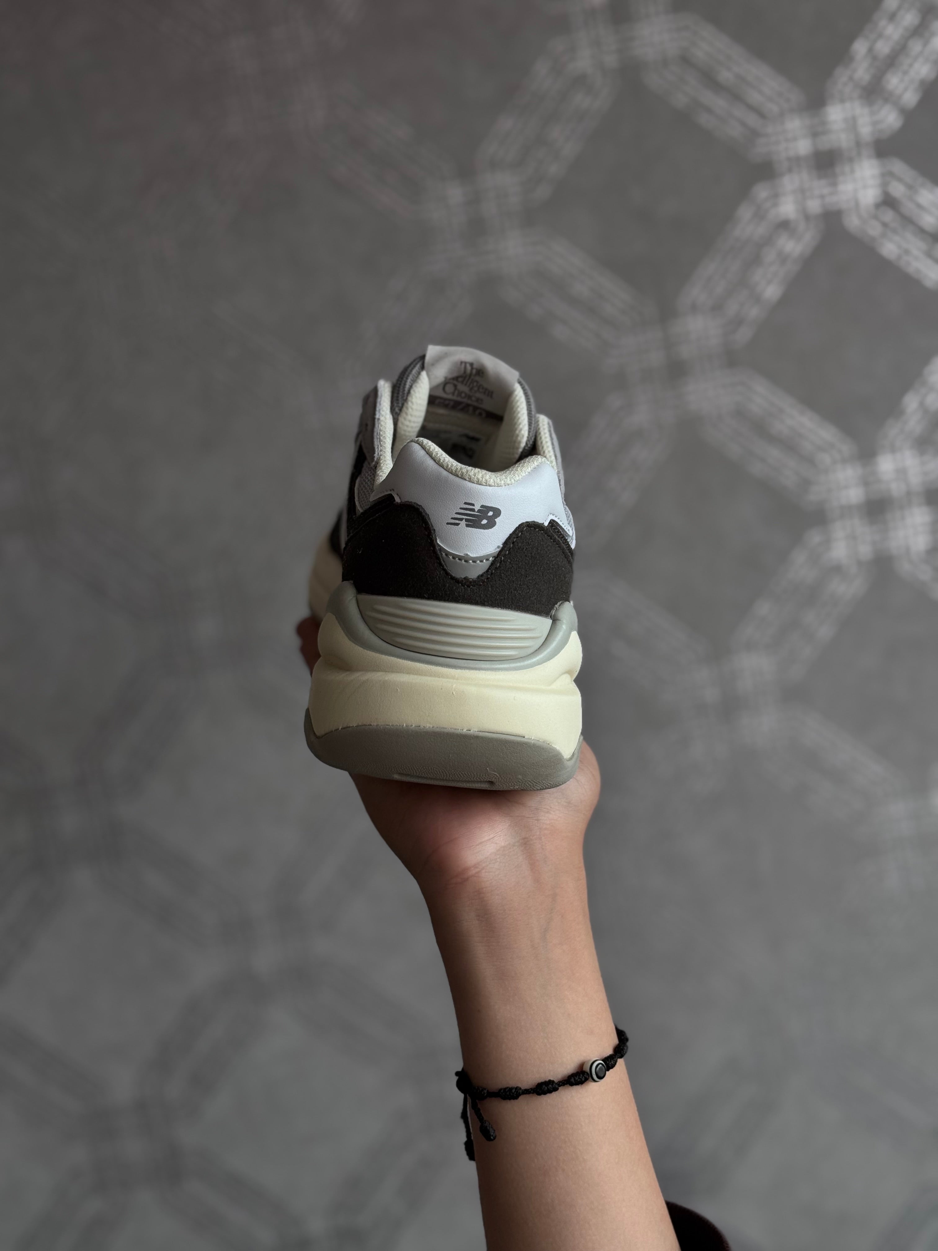 New Balance 5740 “gris”