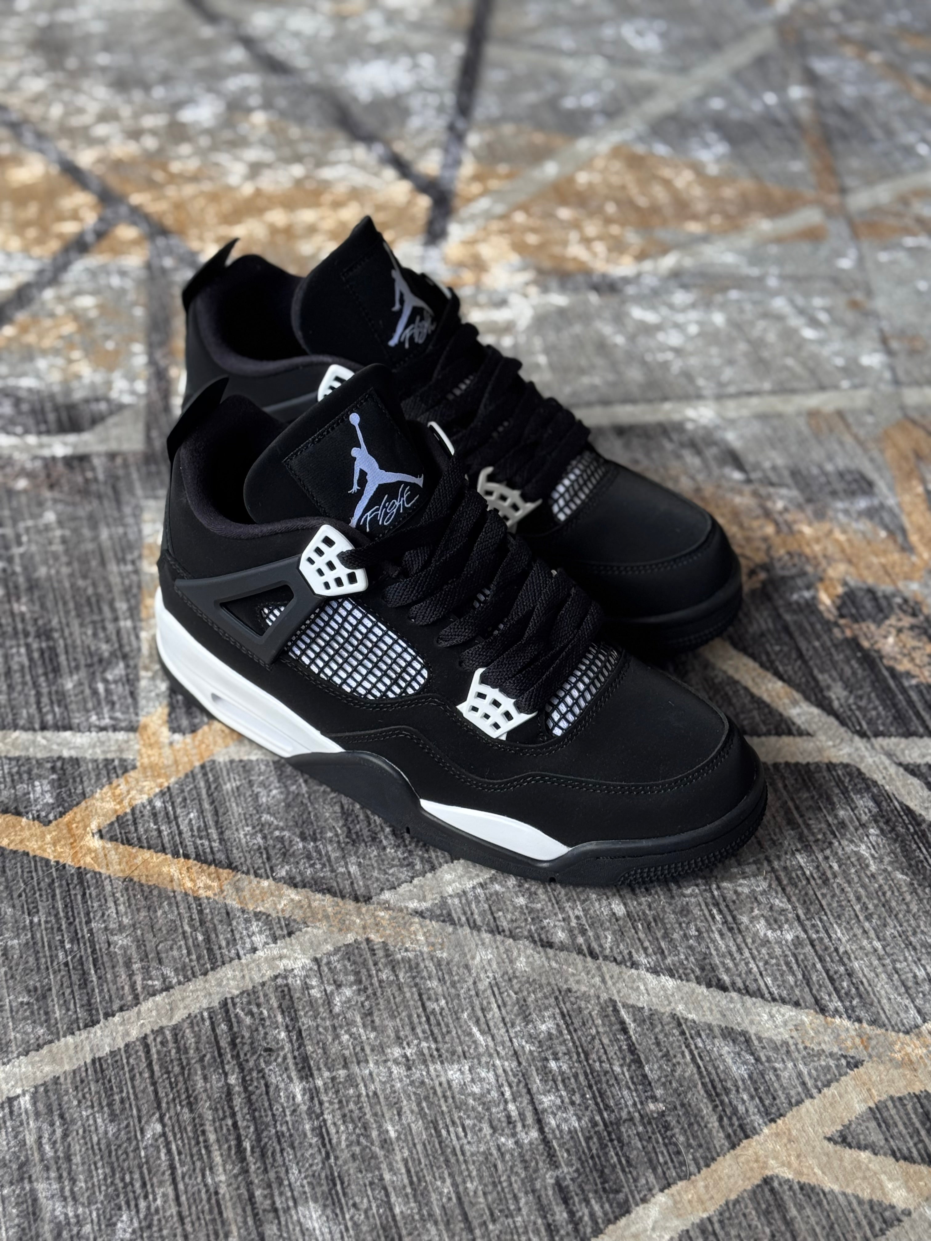 Nike Air Jordan 4 “white thunder”