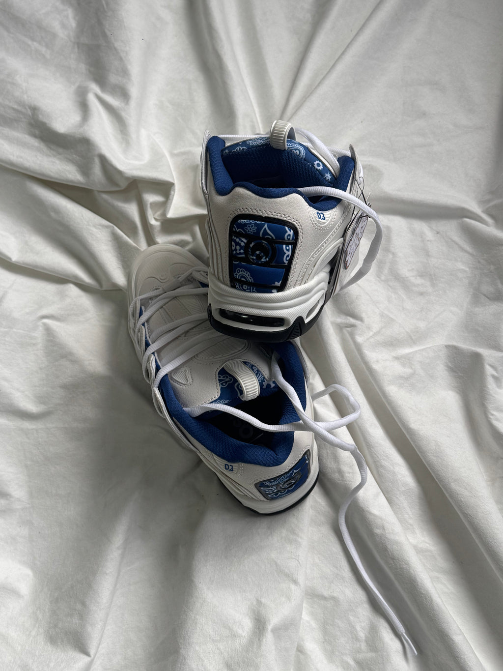 Osiris blanca azul