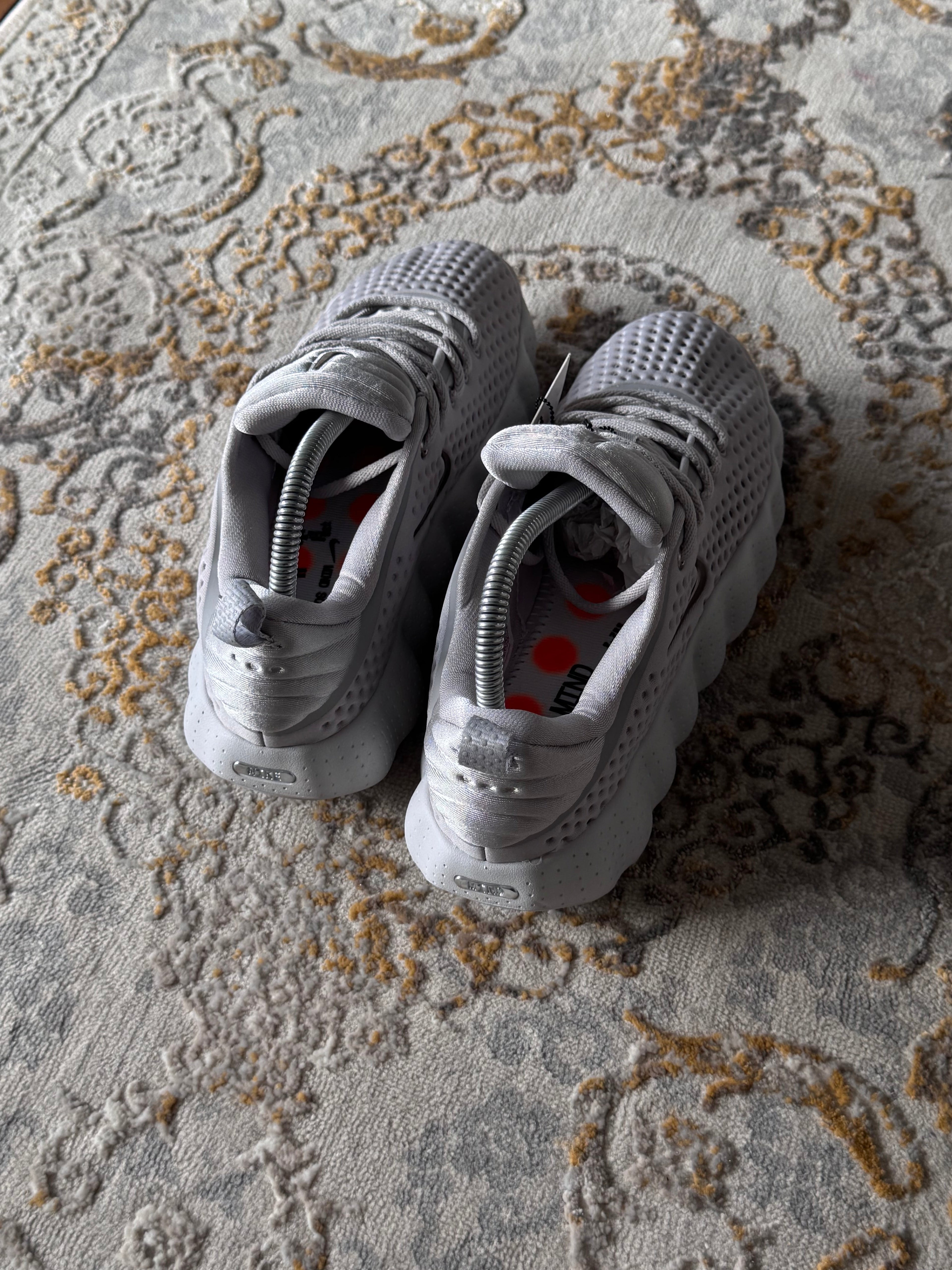 Nike mind 002 “gris”
