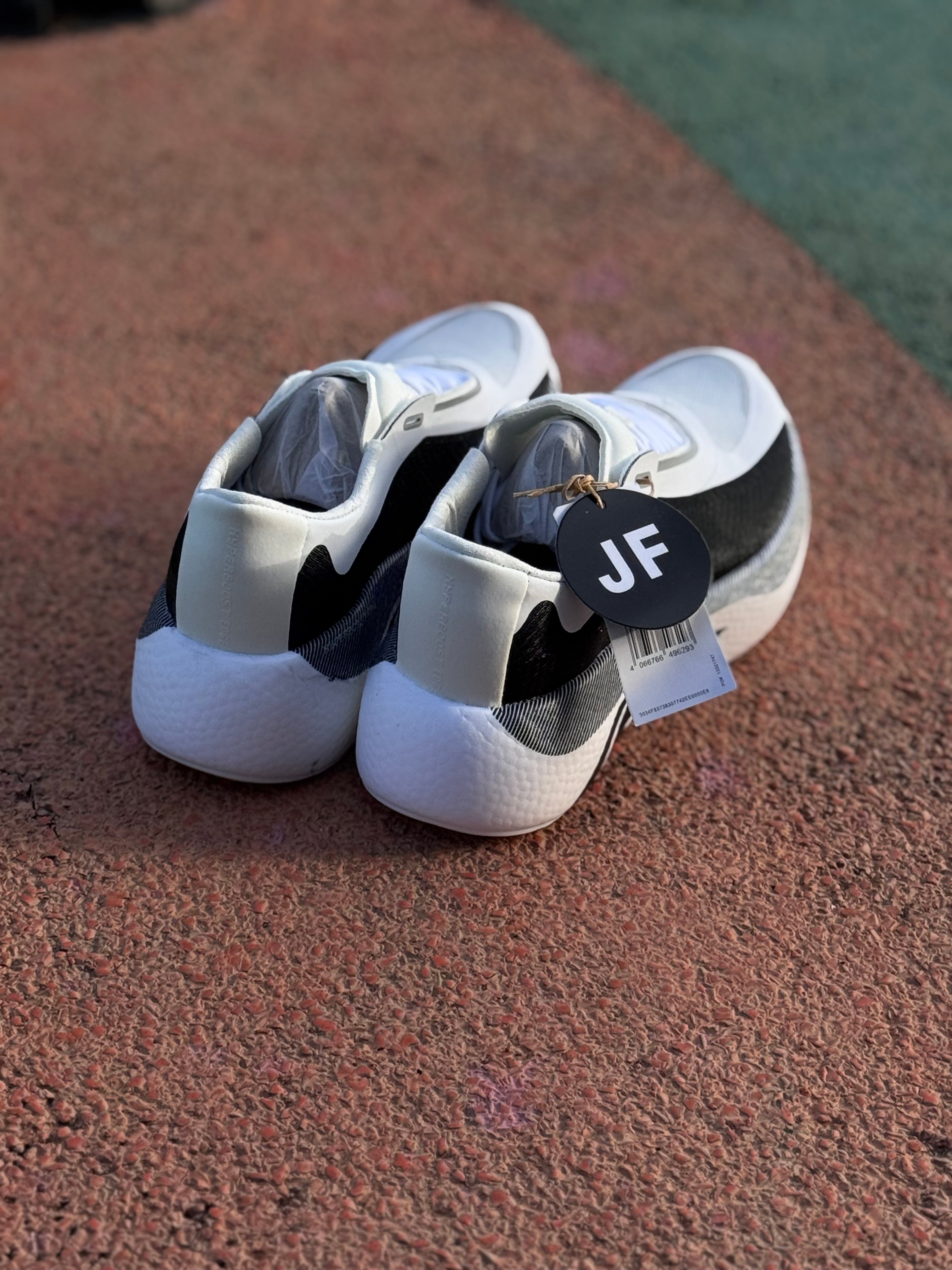 Adidas hyperboost “Edge” blanco negro