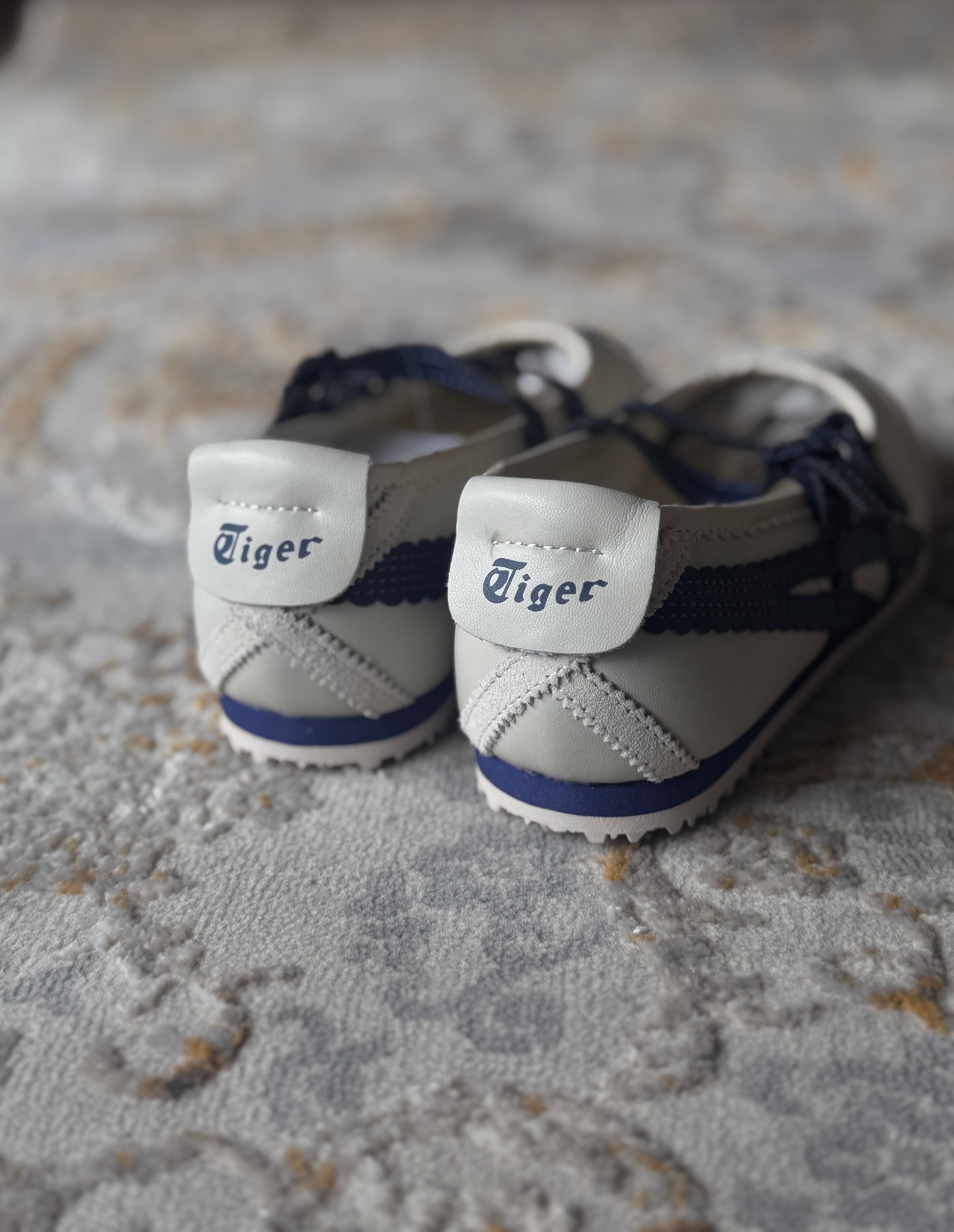 Onitsuka Tiger ballet Flats “blanco azul “