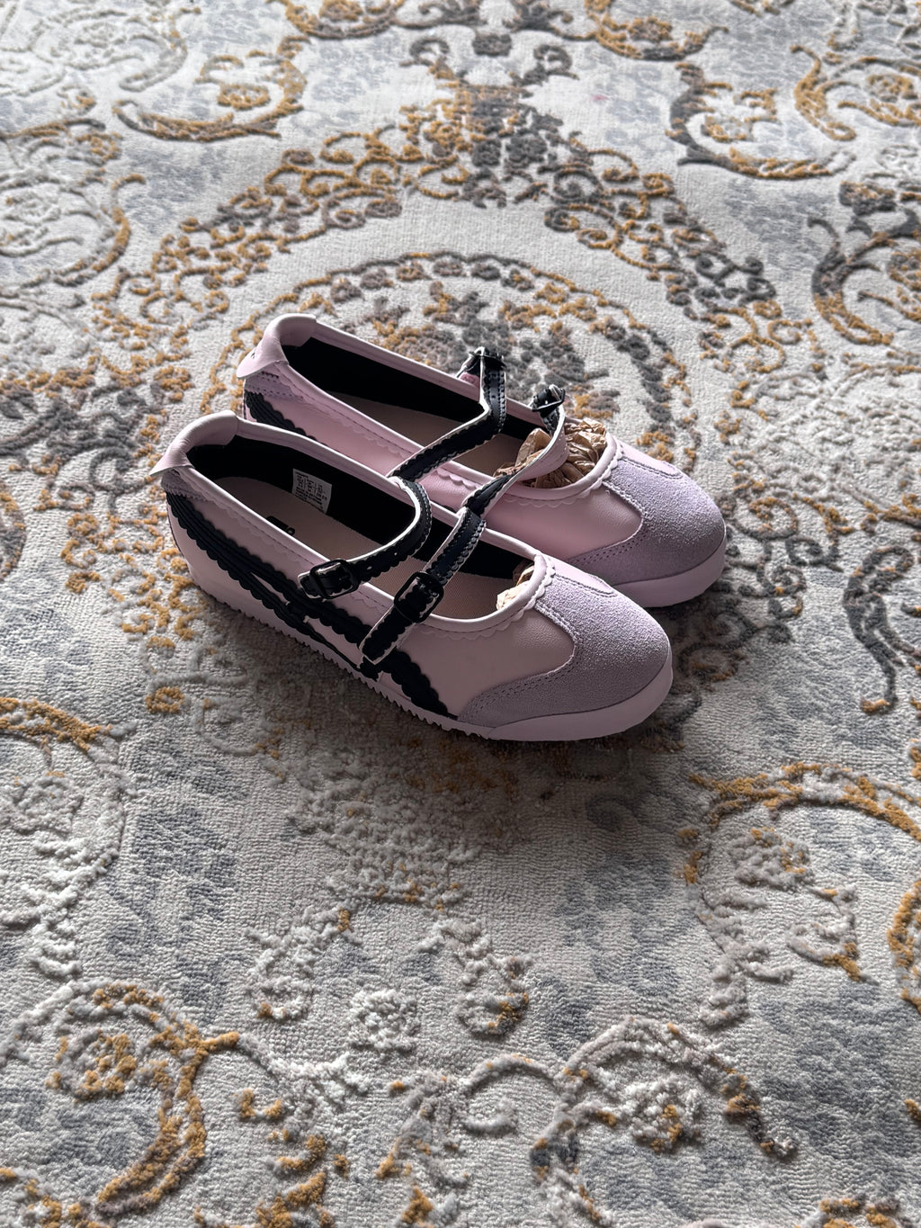 Onitsuka Tiger ballet flats “pink black”