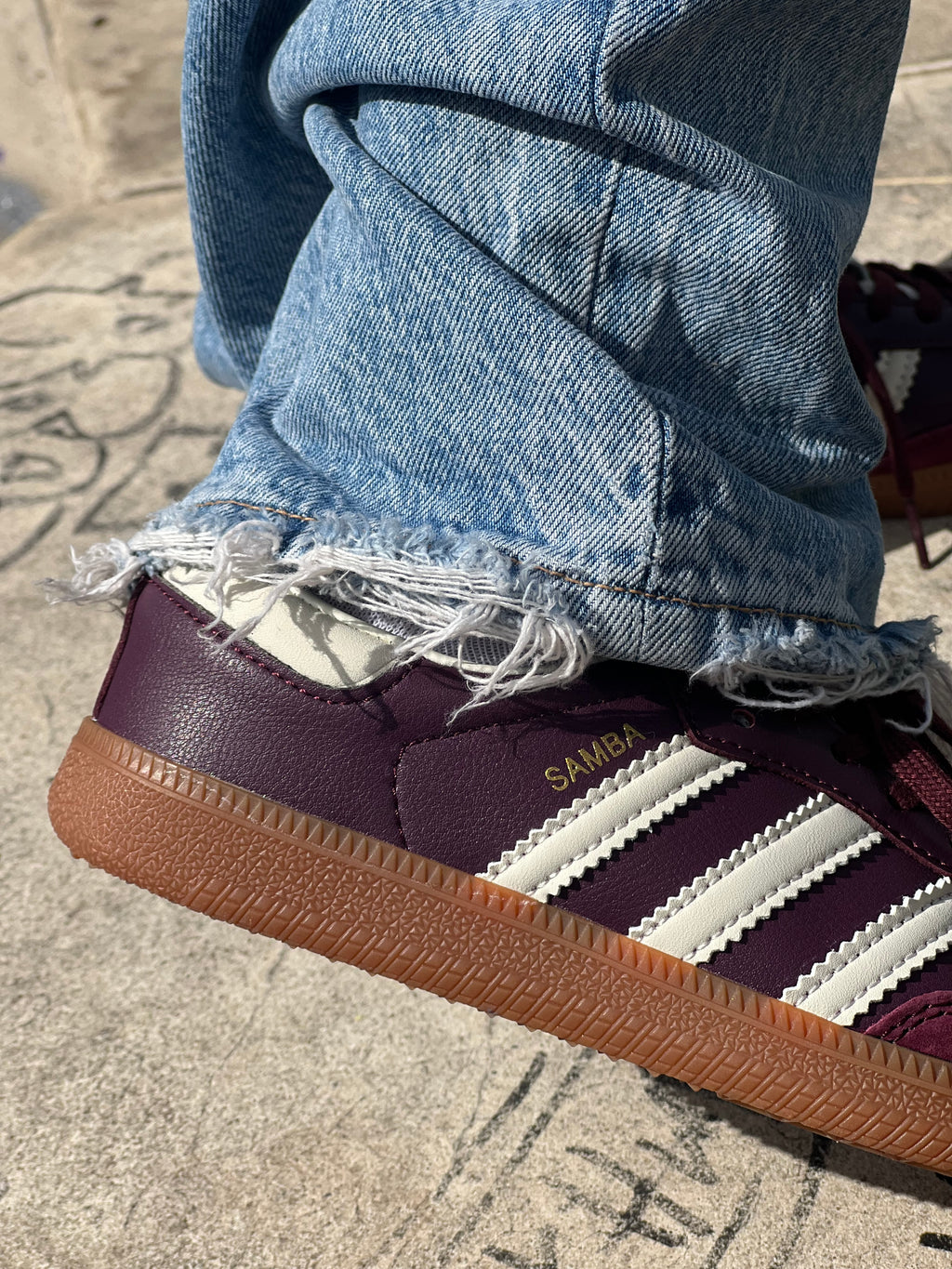 Samba og burgundy 
adidas