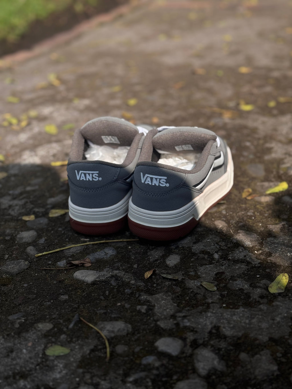 Vans hylane gris oscuro suela goma