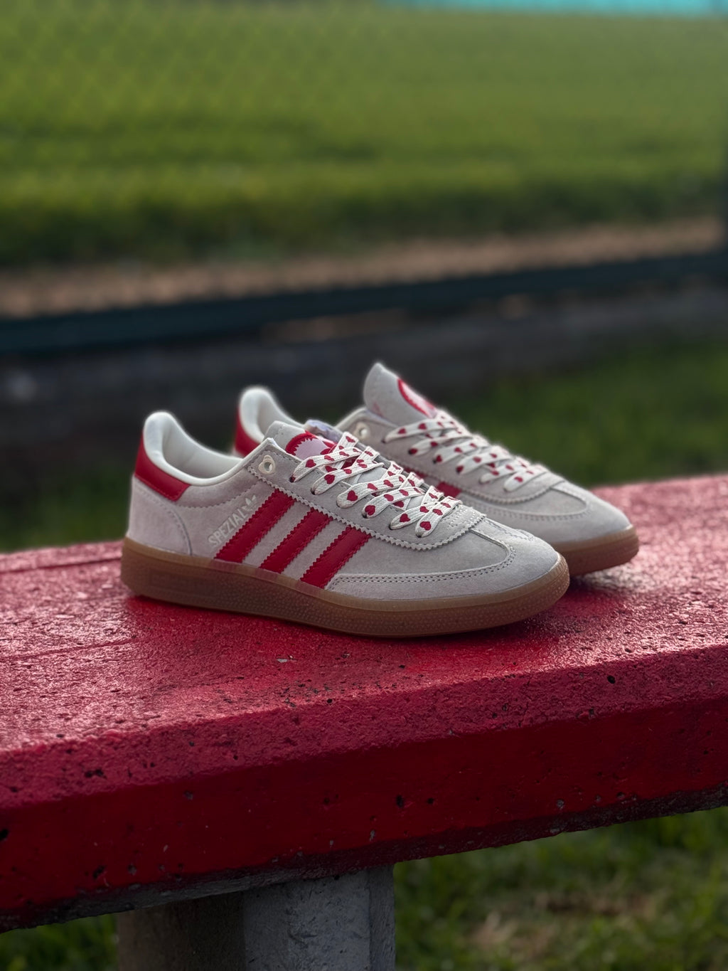 Adidas spezial “san Valentín”