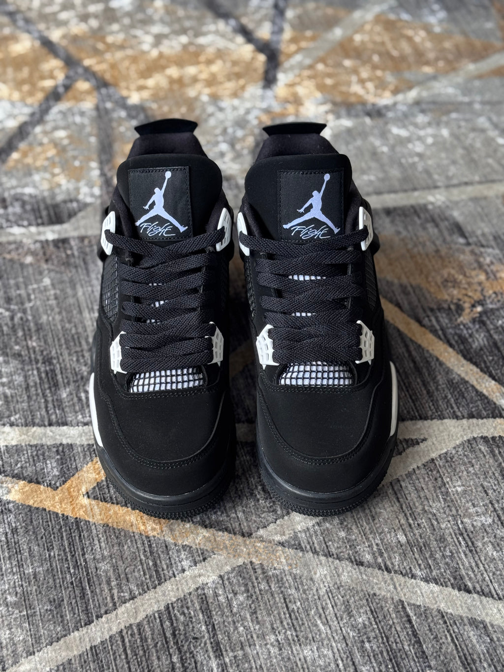 Nike Air Jordan 4 “white thunder”