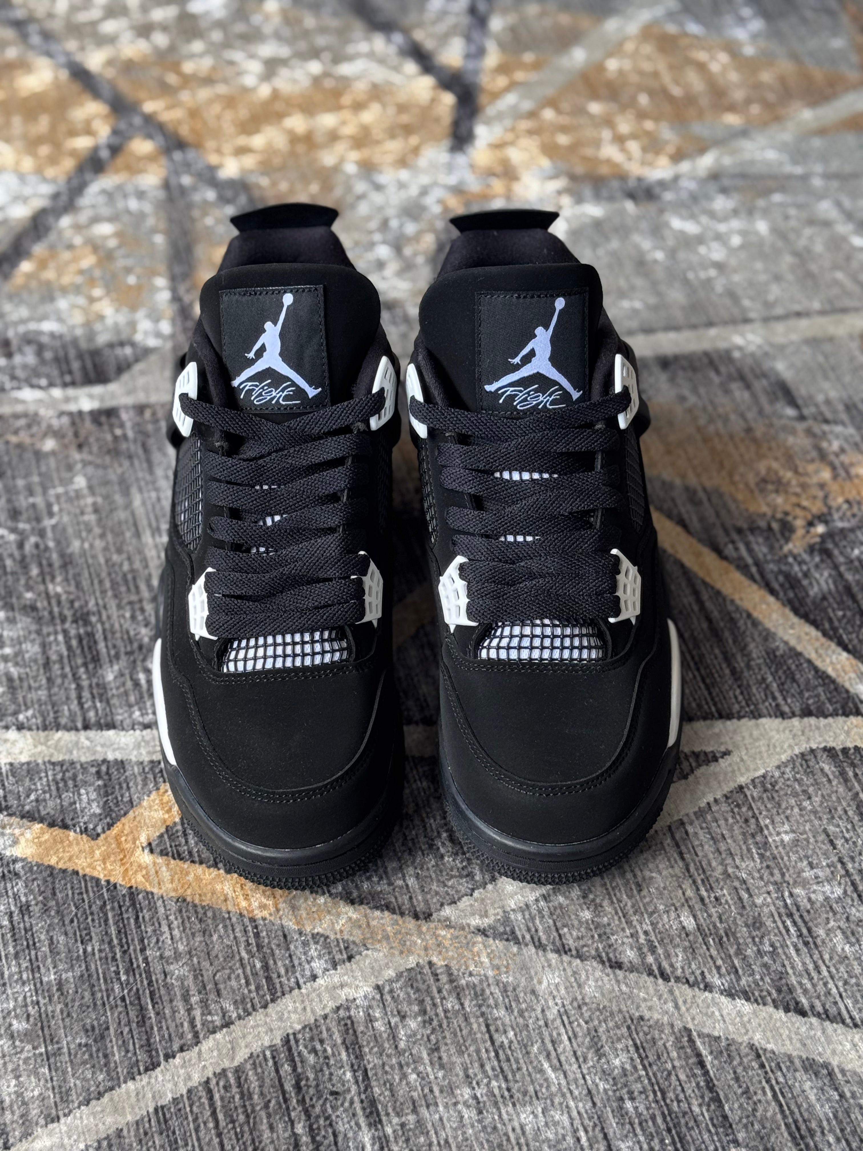 Nike Air Jordan 4 “white thunder”