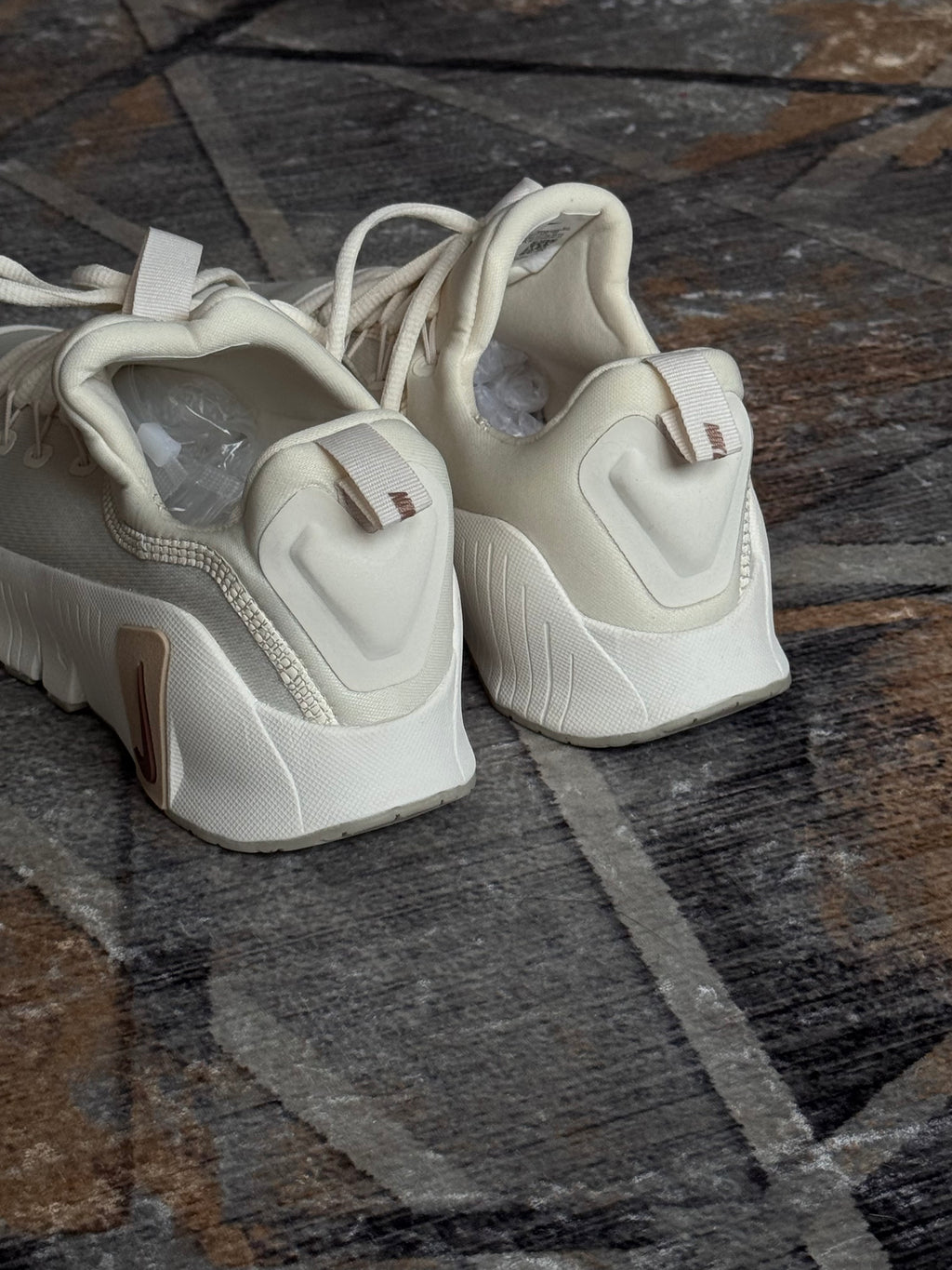 Nike free metcon 6”beige”