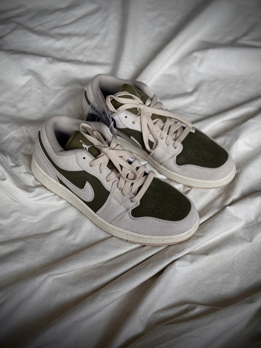 Nike air Jordan 1 Low SE
Medium Olive Sail (GS)