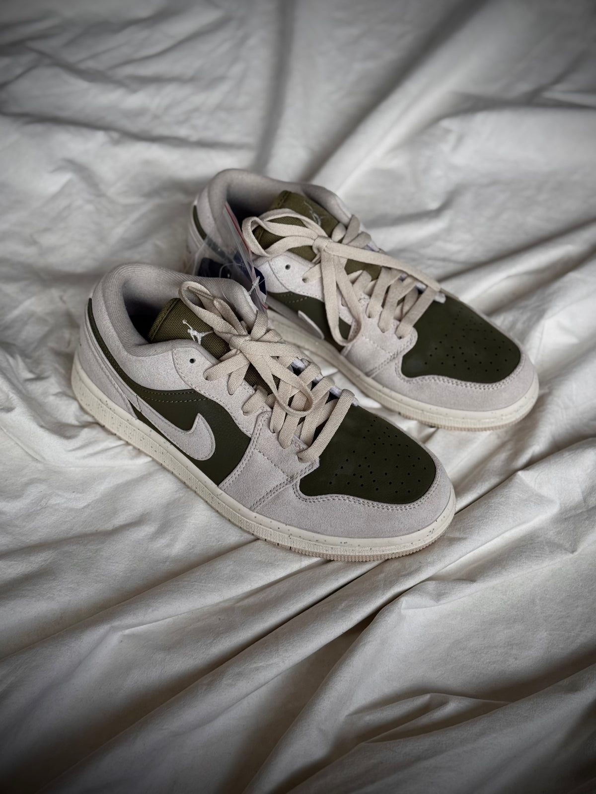 Nike air Jordan 1 Low SE
Medium Olive Sail (GS)