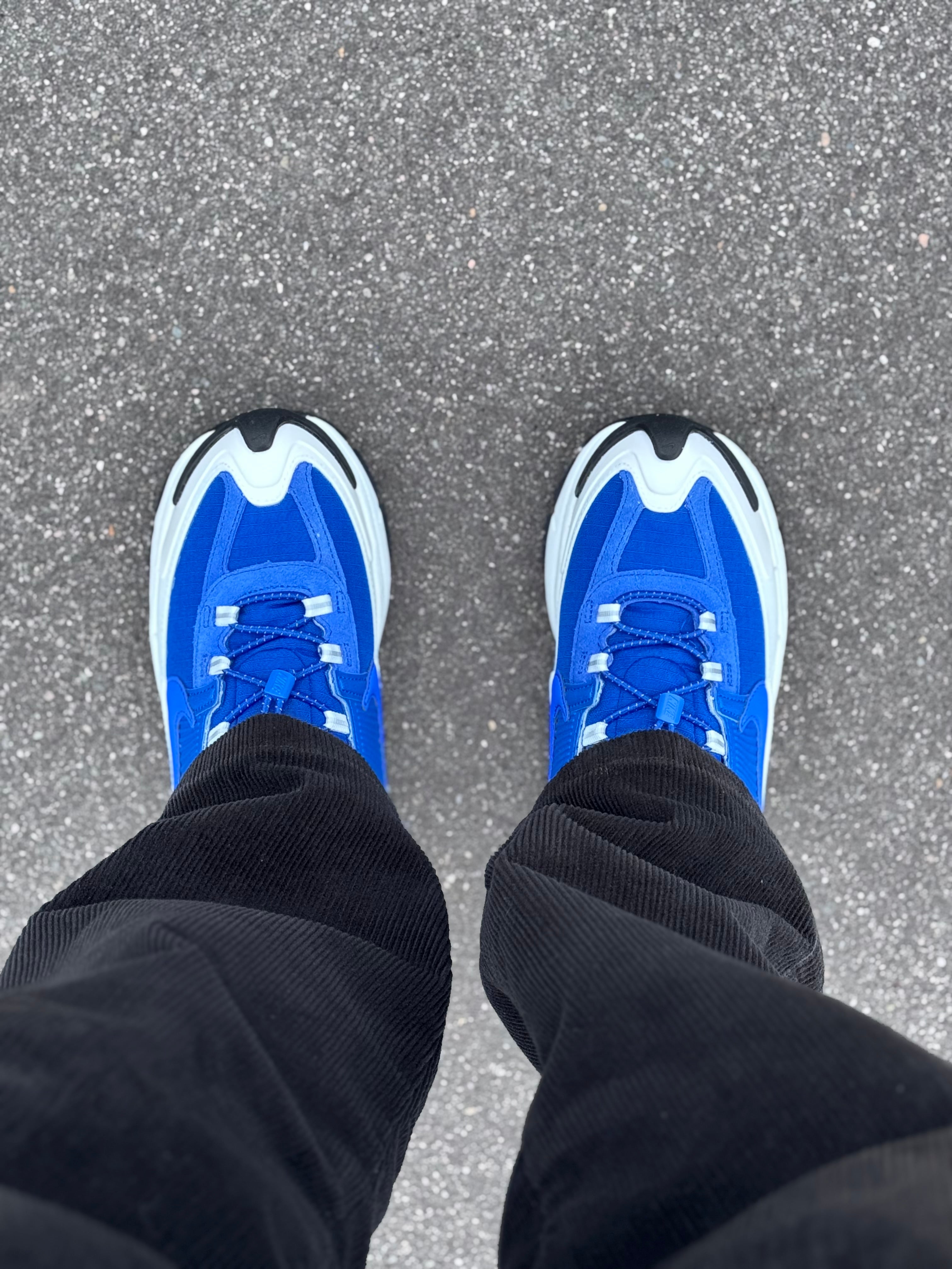 Nike Vomero roam “azul blanca “