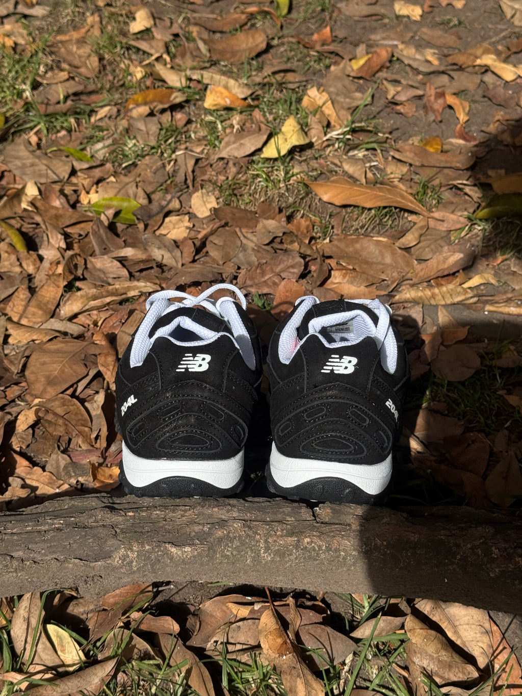 New balance 204L “negro blanco”