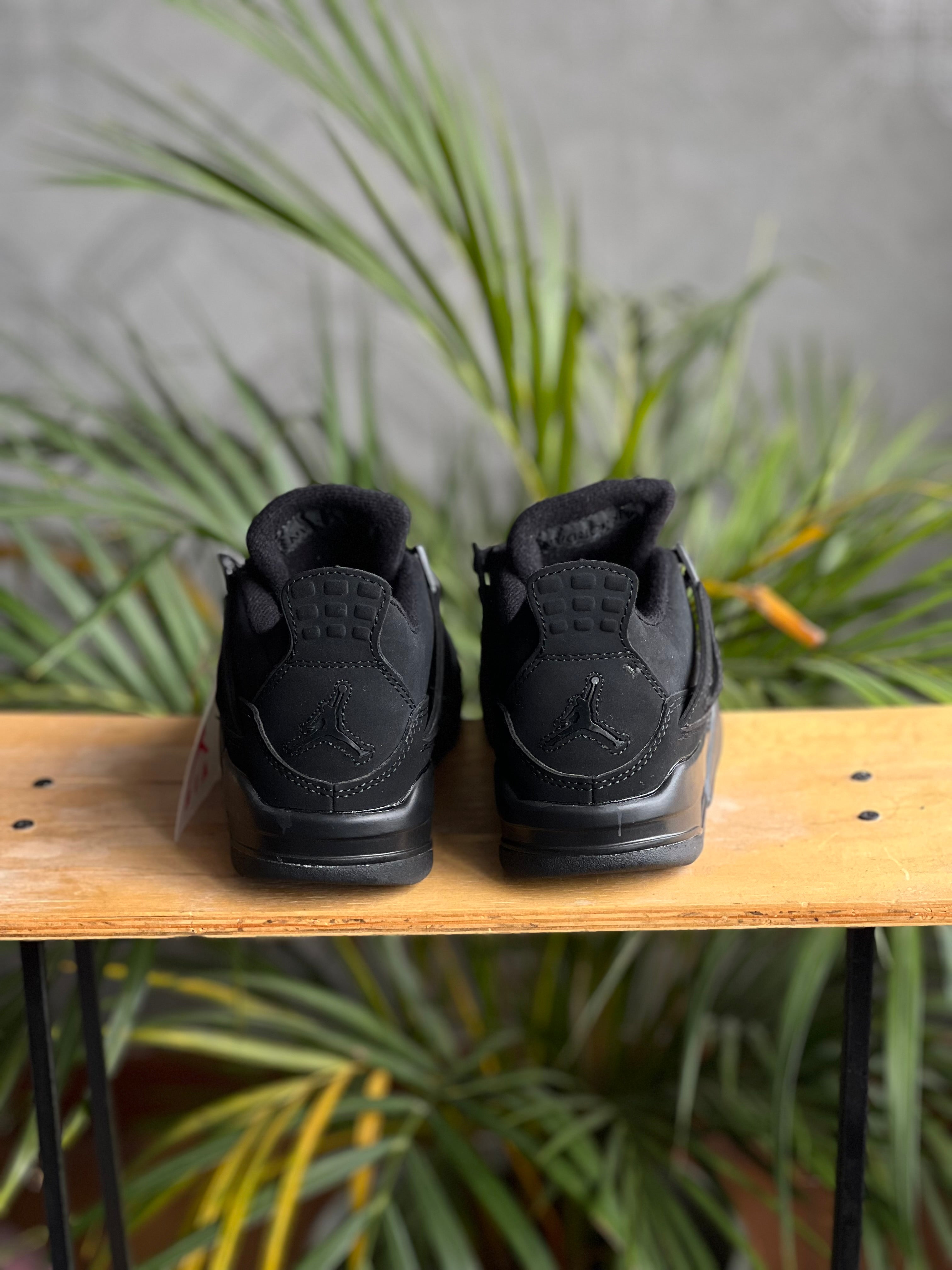 Nike Jordan 4 “black cat”