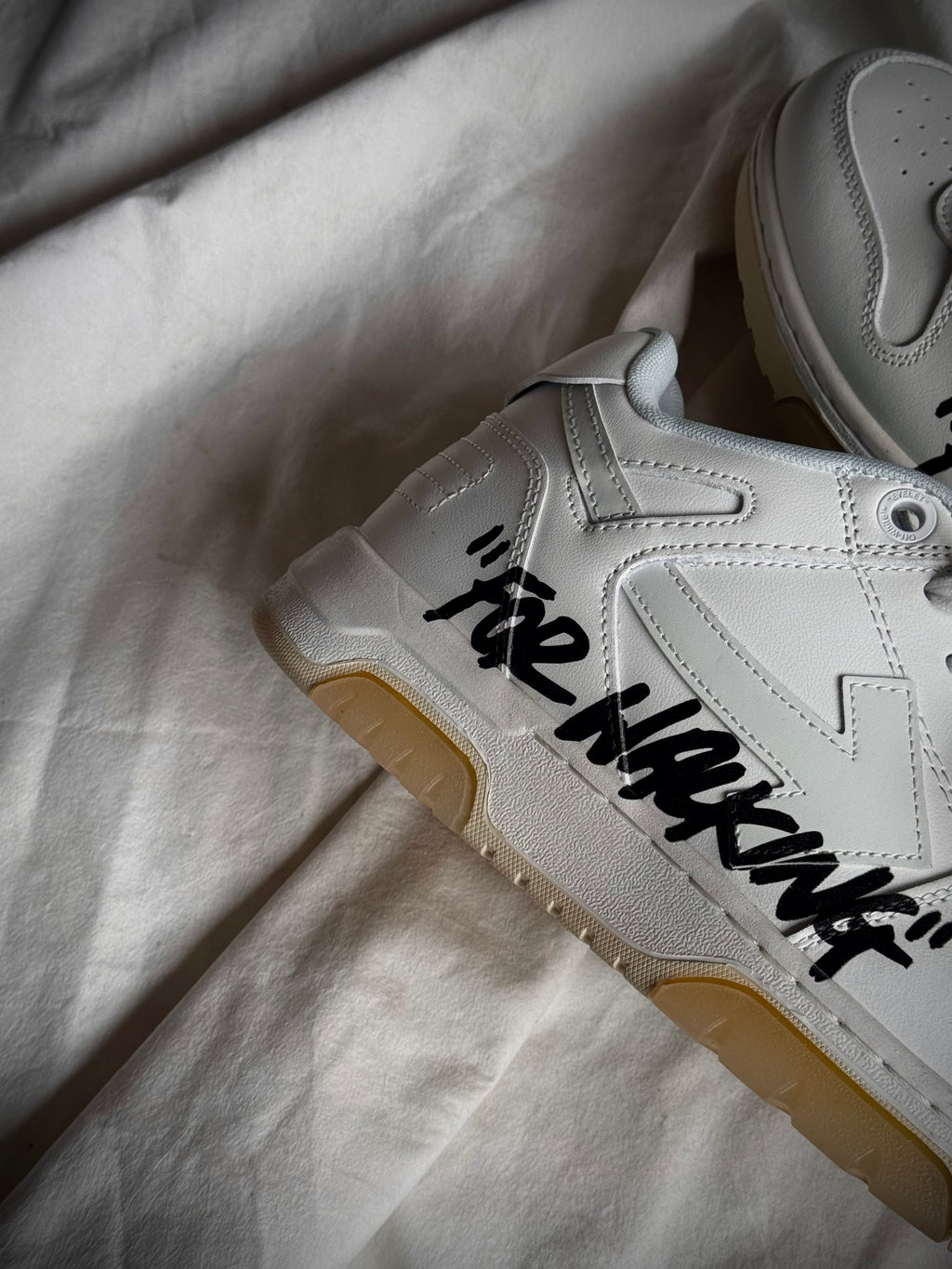 OFF-WHITE Out Of Office OOO Low Tops
For Walking White