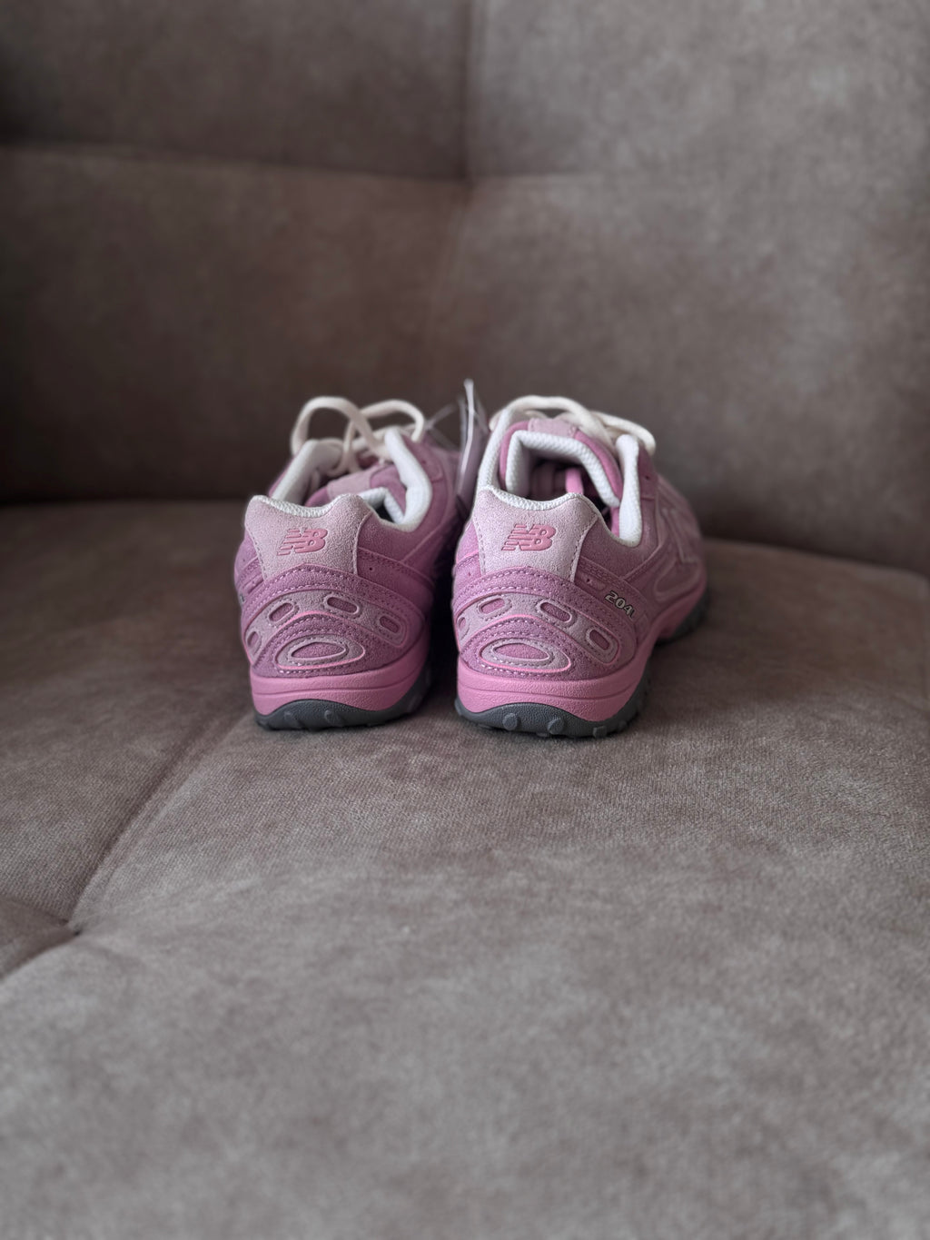 New balance 204L “pink taffy”