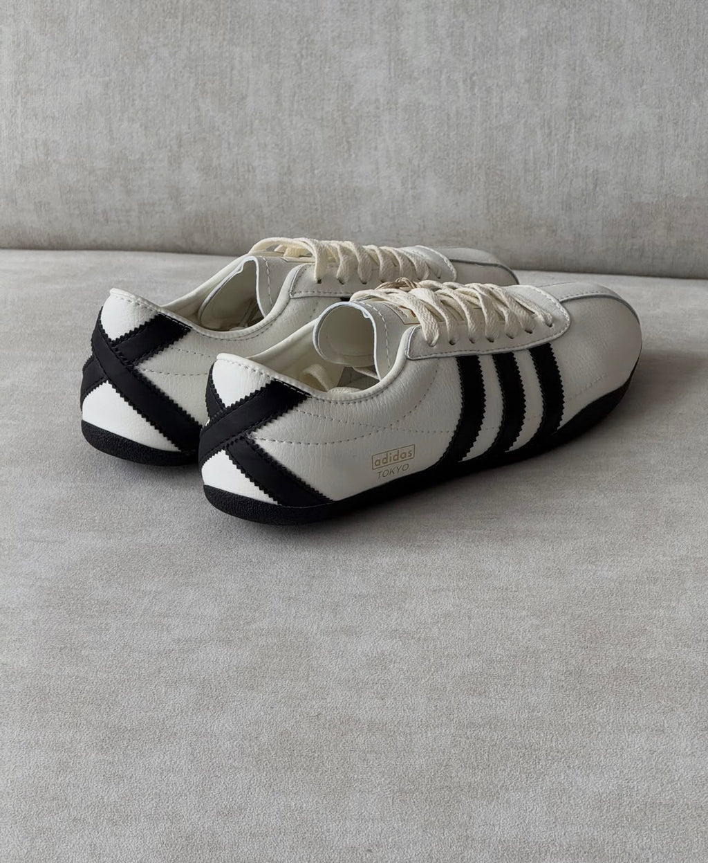 Adidas Tokyo “blanco negro”