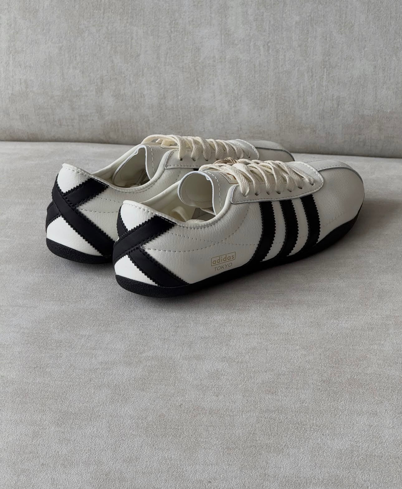 Adidas Tokyo “blanco negro”