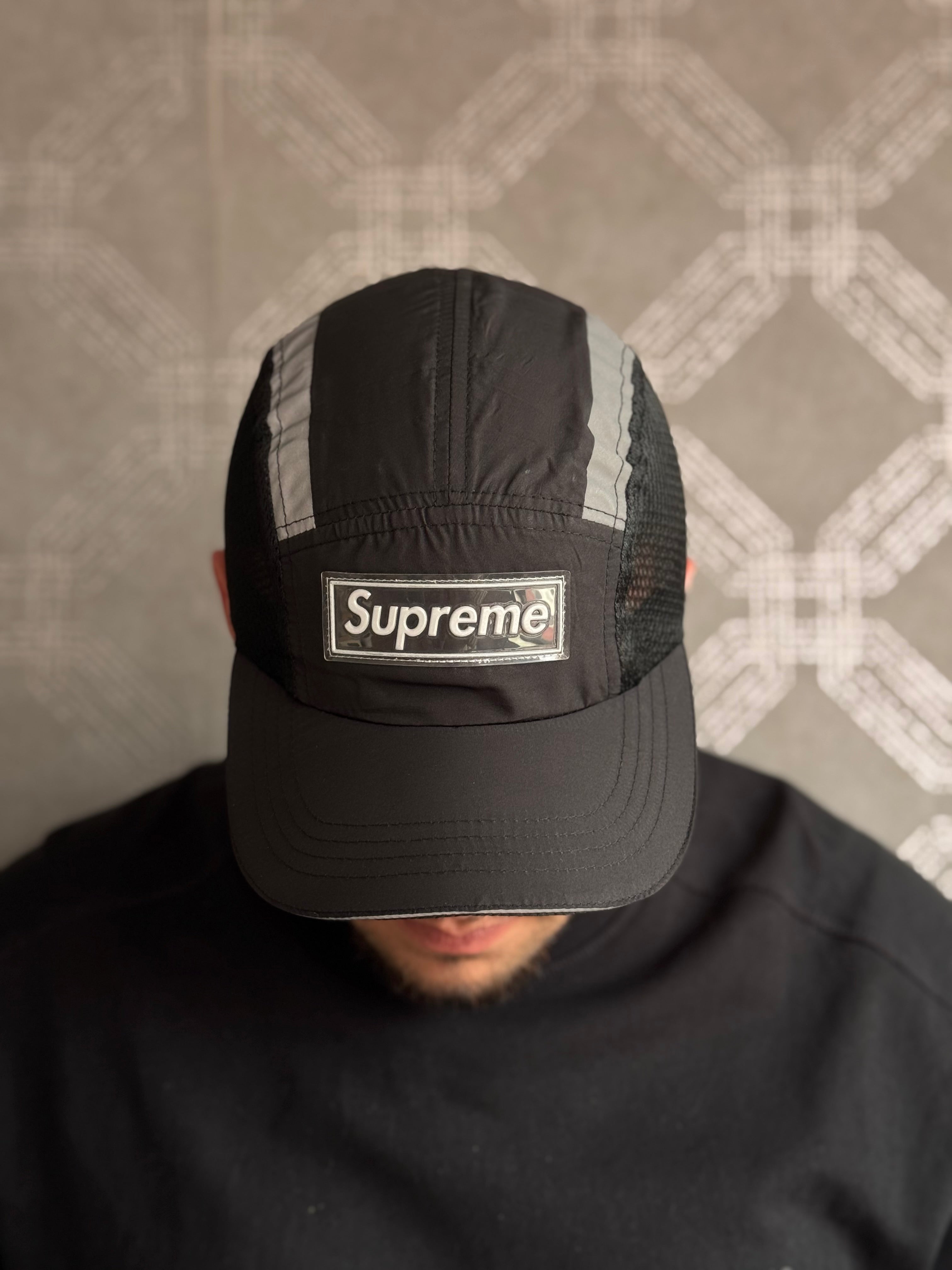 Gorra supreme five panel “negra “