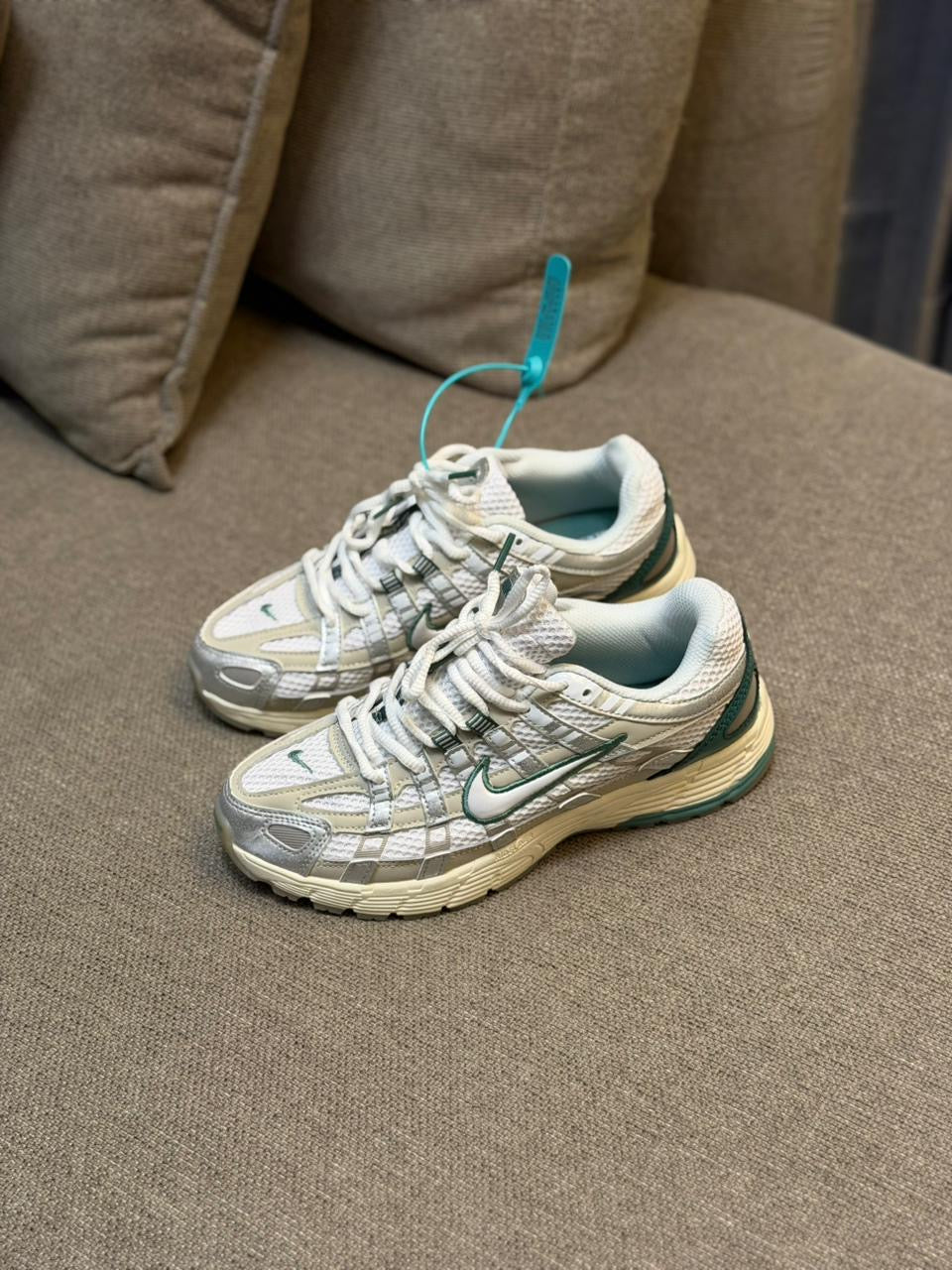 Nike p6000”light bone bicoastal green”