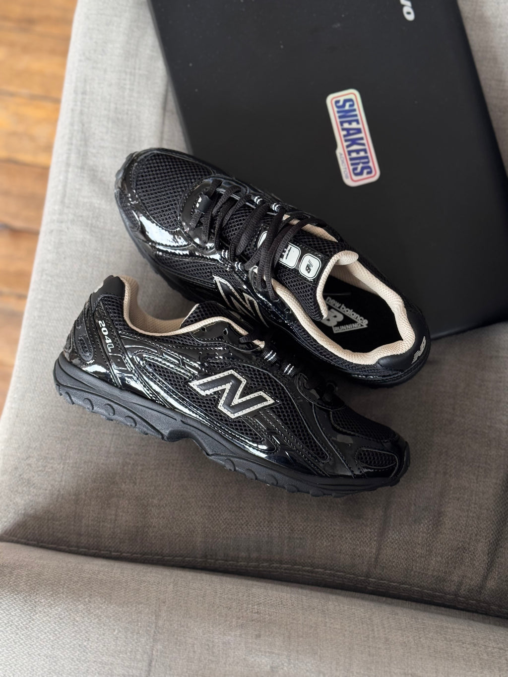 New Balance 204L “ black “