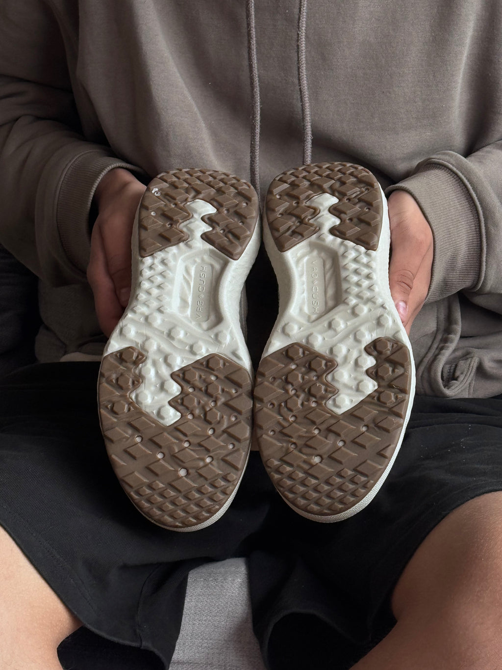 Vans ultra range v3 “beige”
