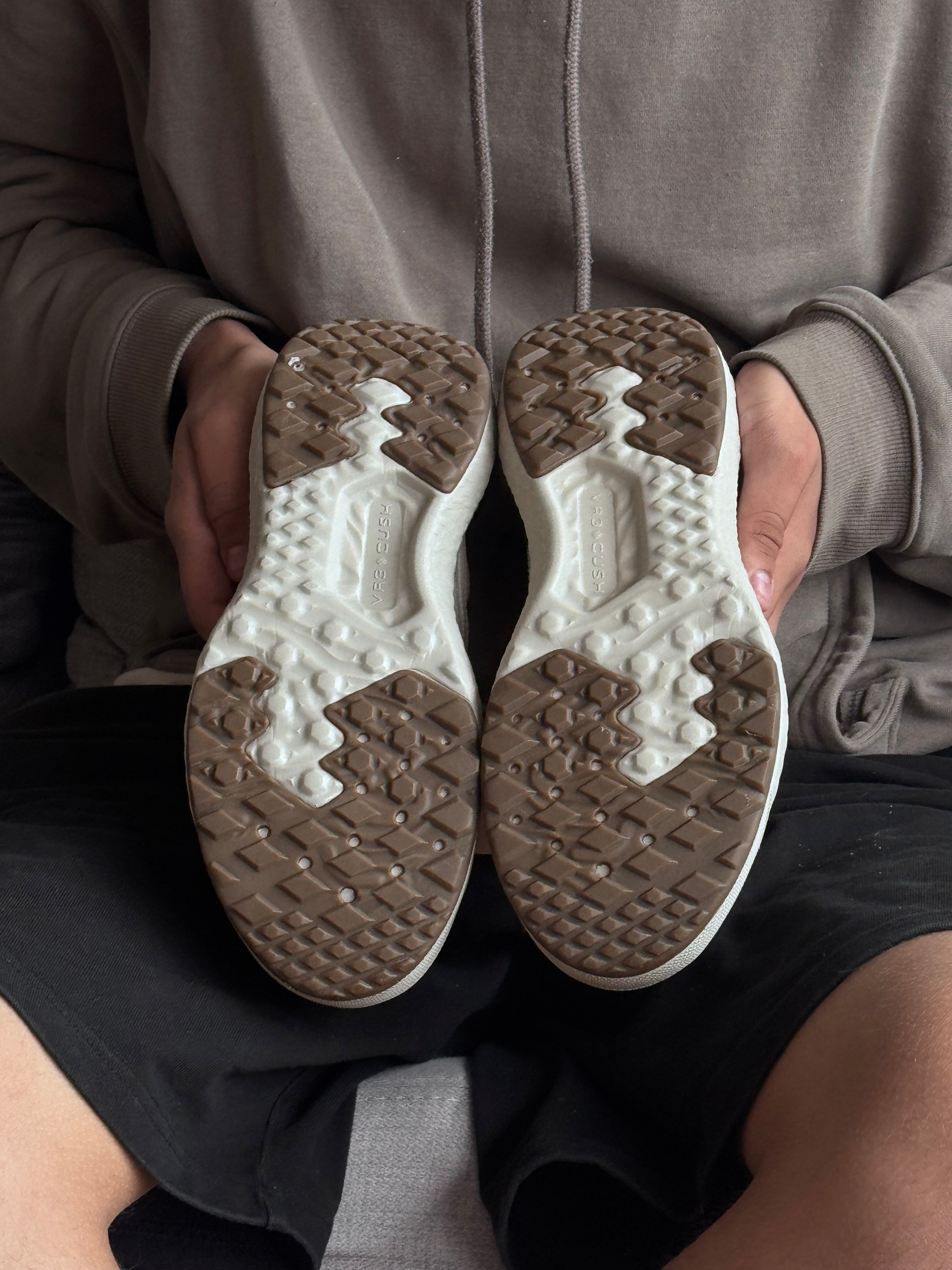 Vans ultra range v3 “beige”