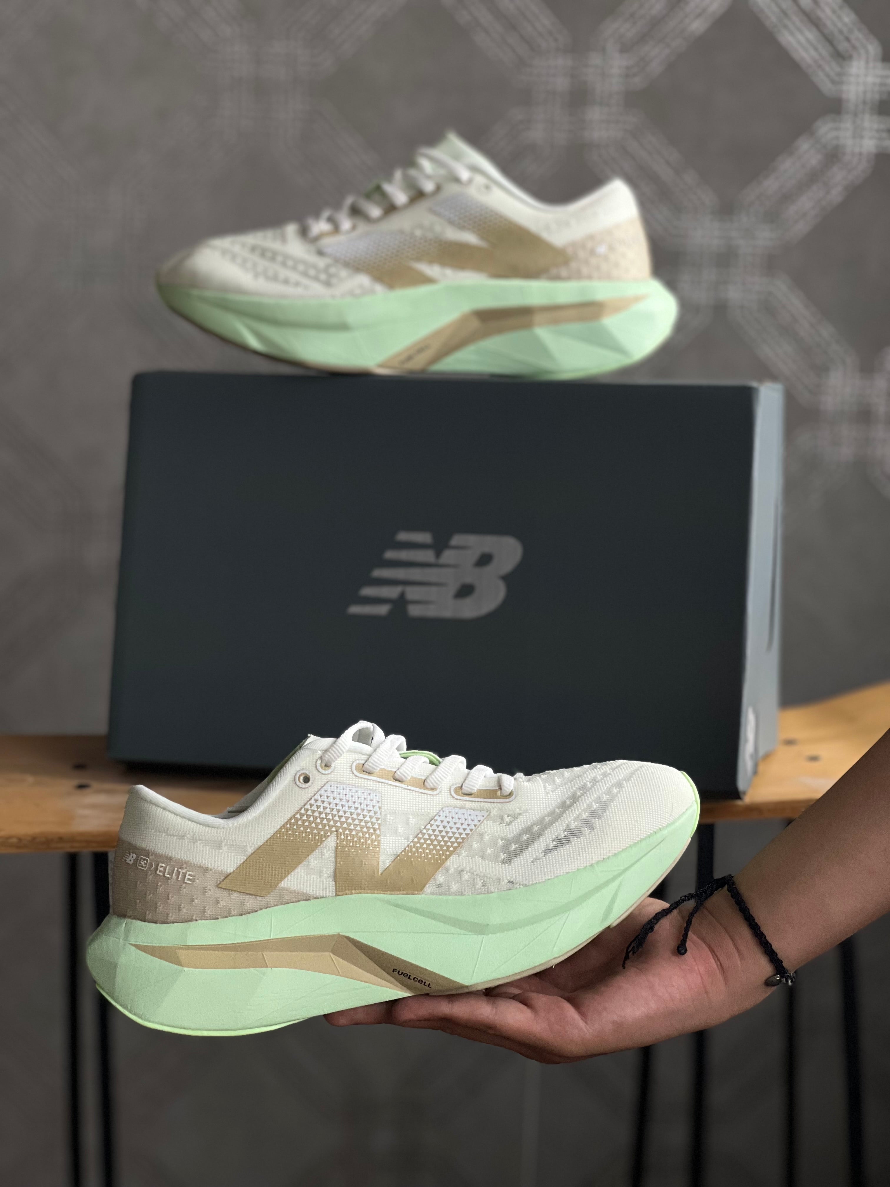 New Balance elite “blanco verde”