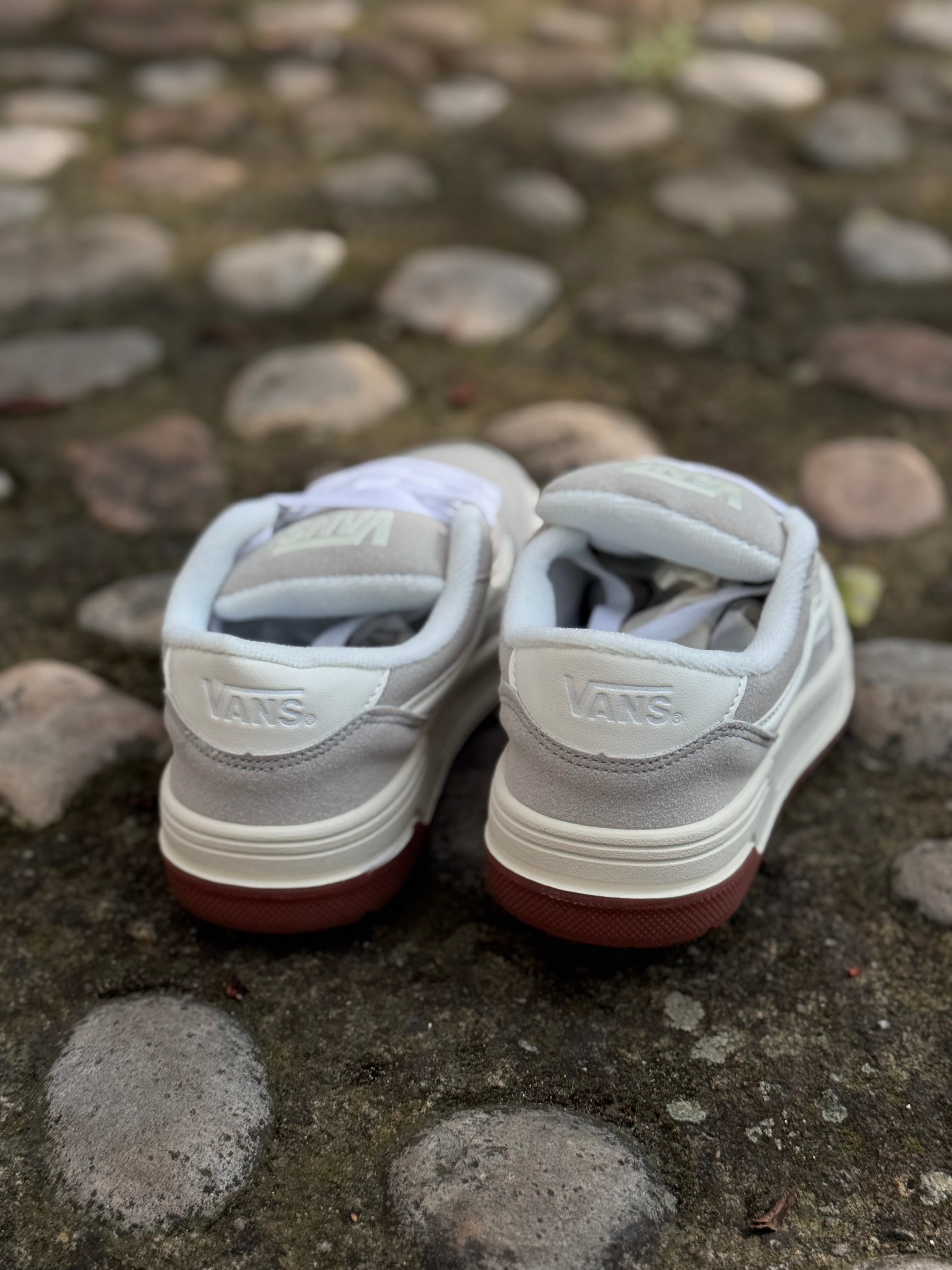 Vans hylane gris suela goma