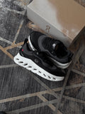 On cloud “cloudtilt x loewe negro blanco  “