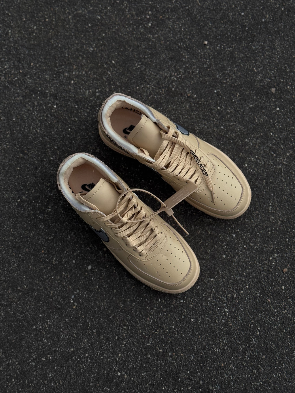 Nike air force One x off white “sesame”