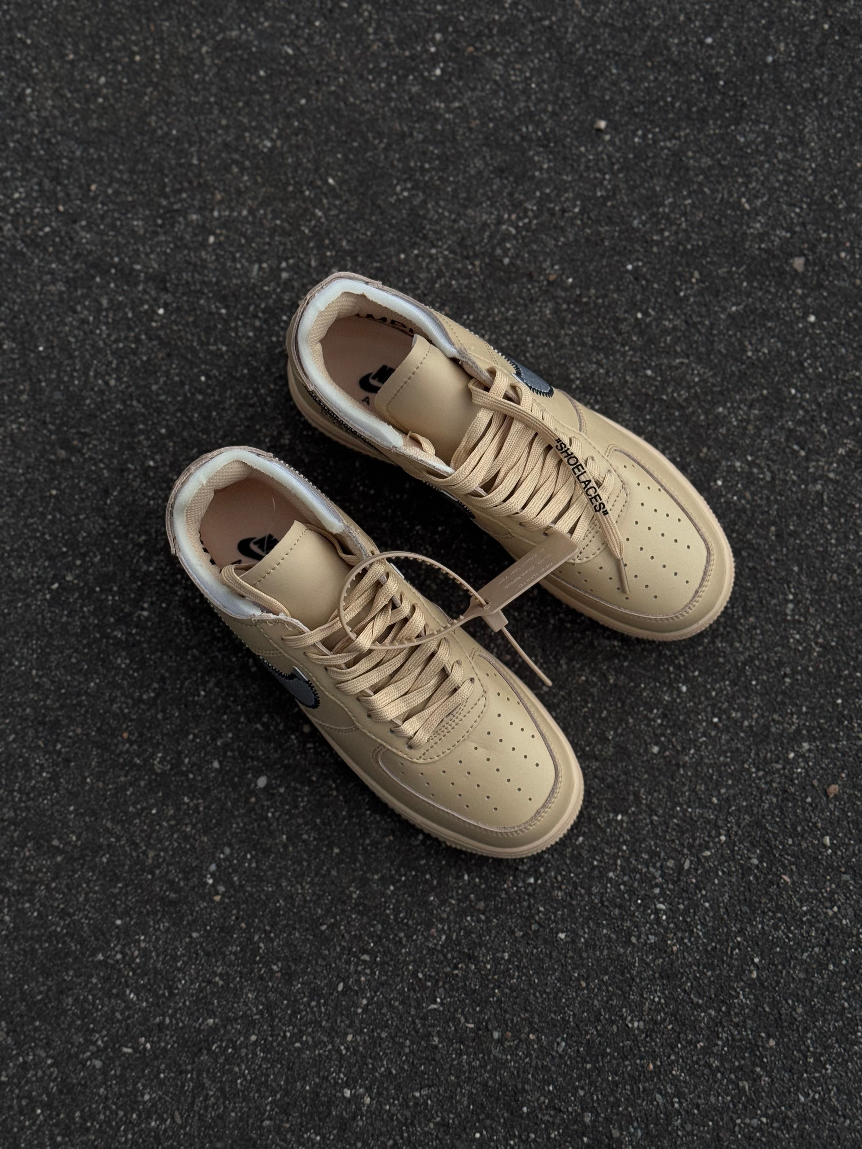 Nike air force One x off white “sesame”