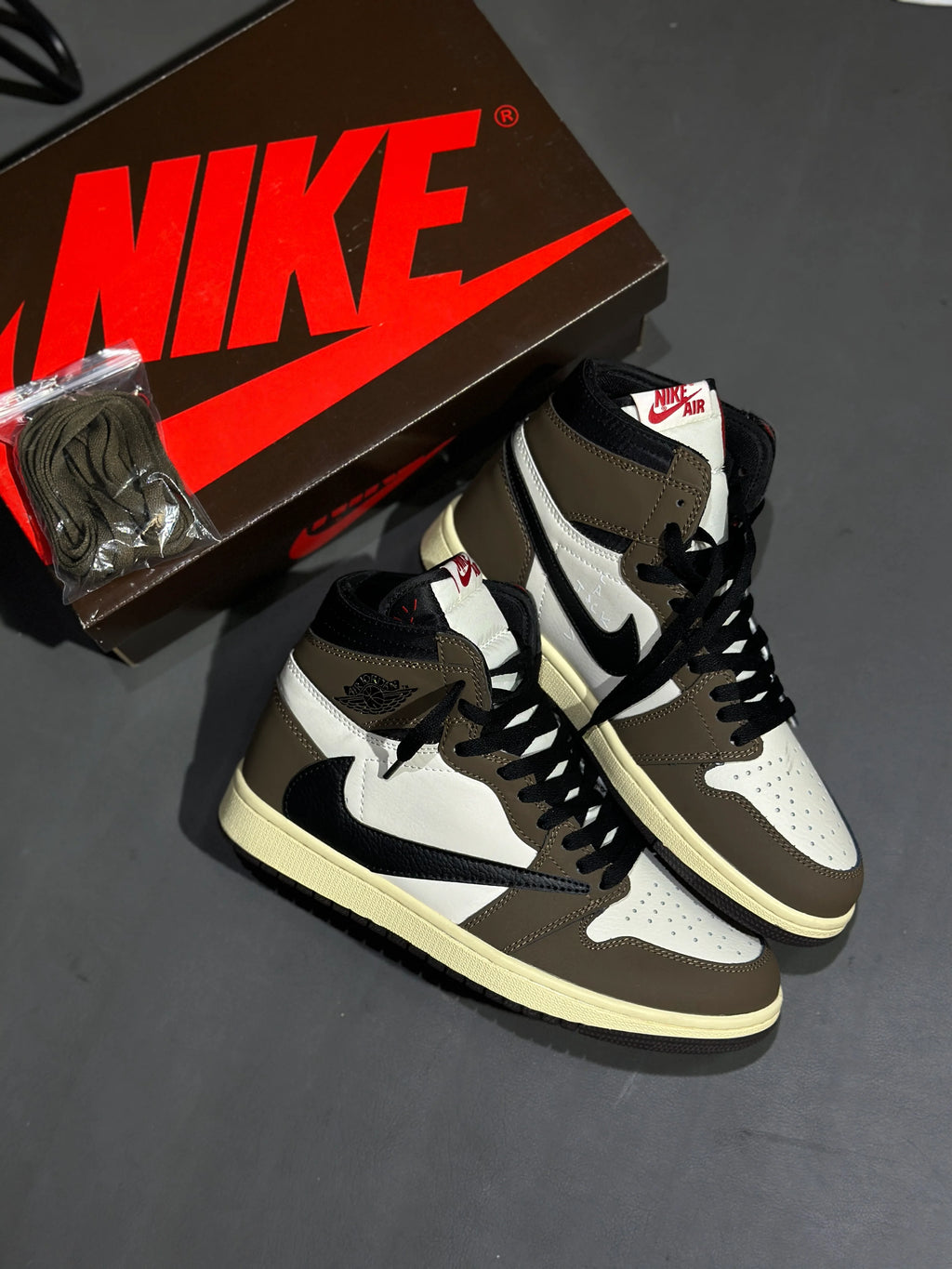 Nike Air Jordan 1 x Travis scott “mocha”