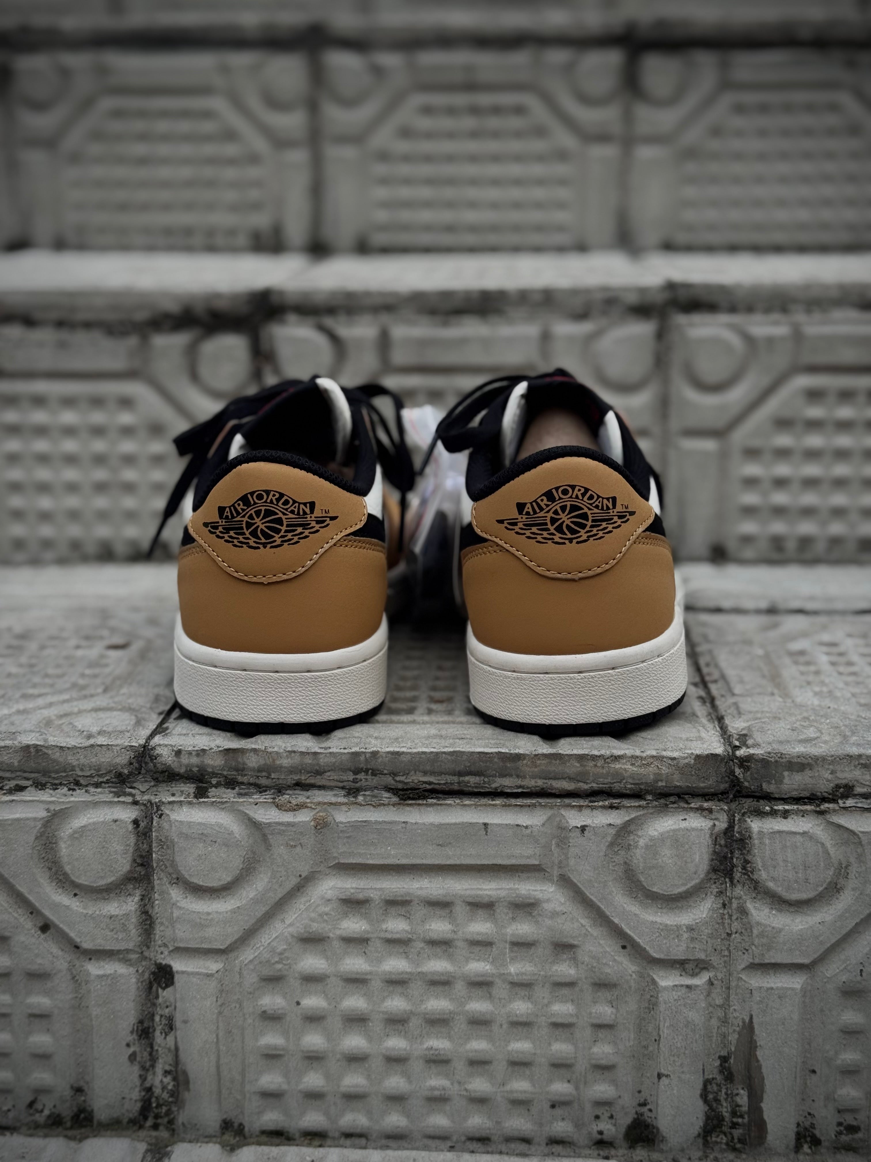 Air Jordan 1 Low “Sail and Golden harvest”