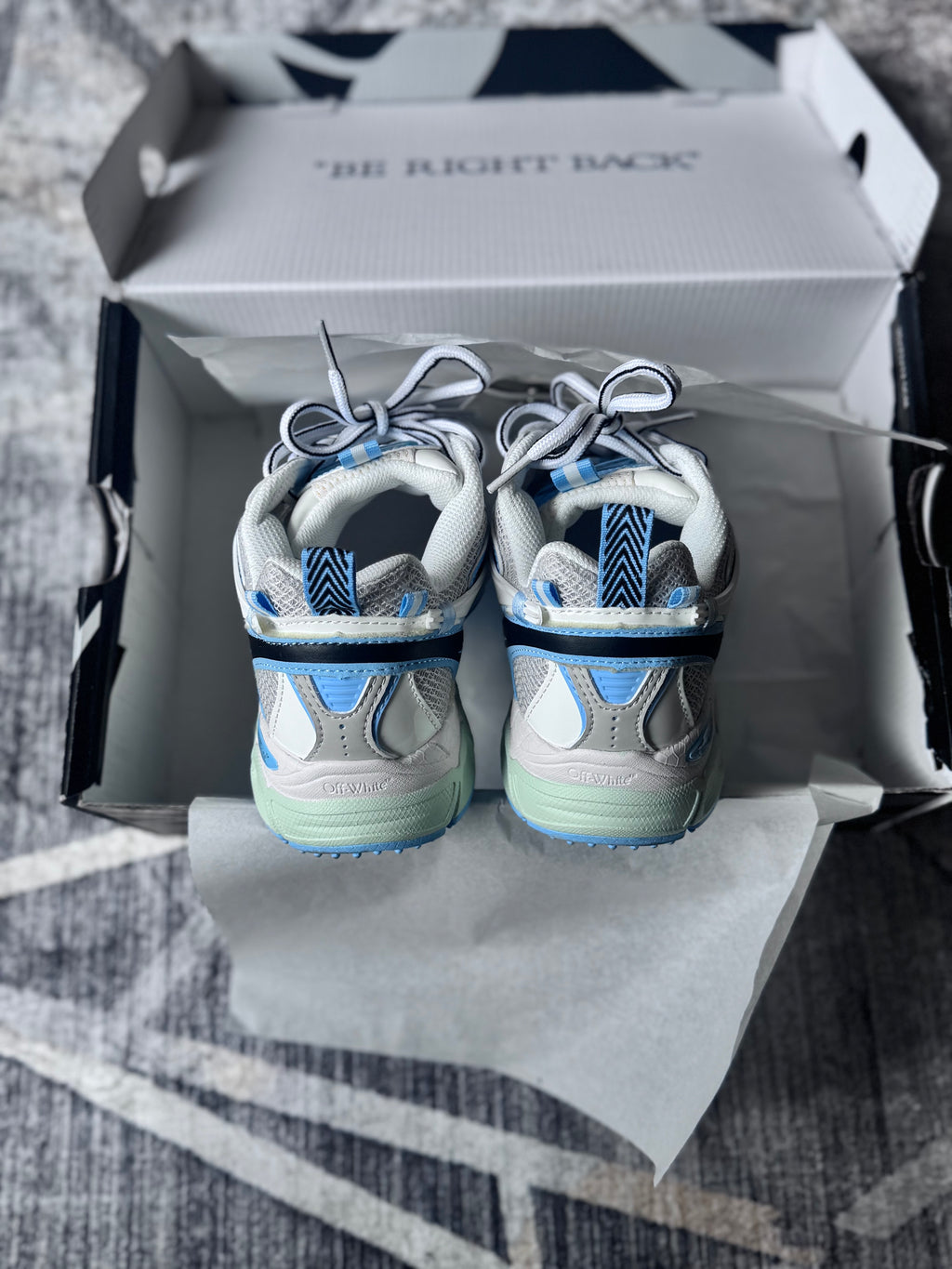 OFF-WHITE Be Right Back Gris blanca- azul marino