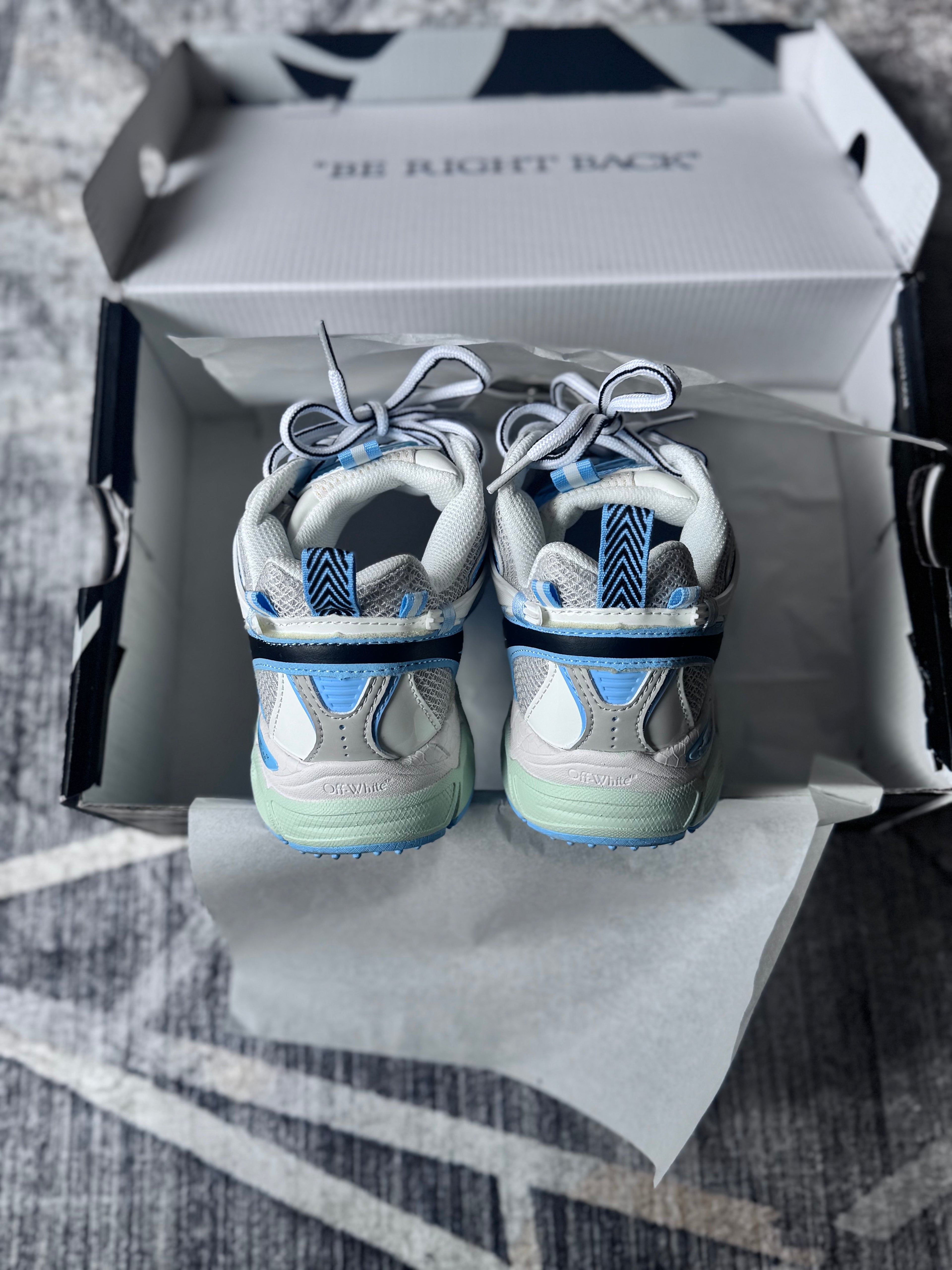 OFF-WHITE Be Right Back Gris blanca- azul marino