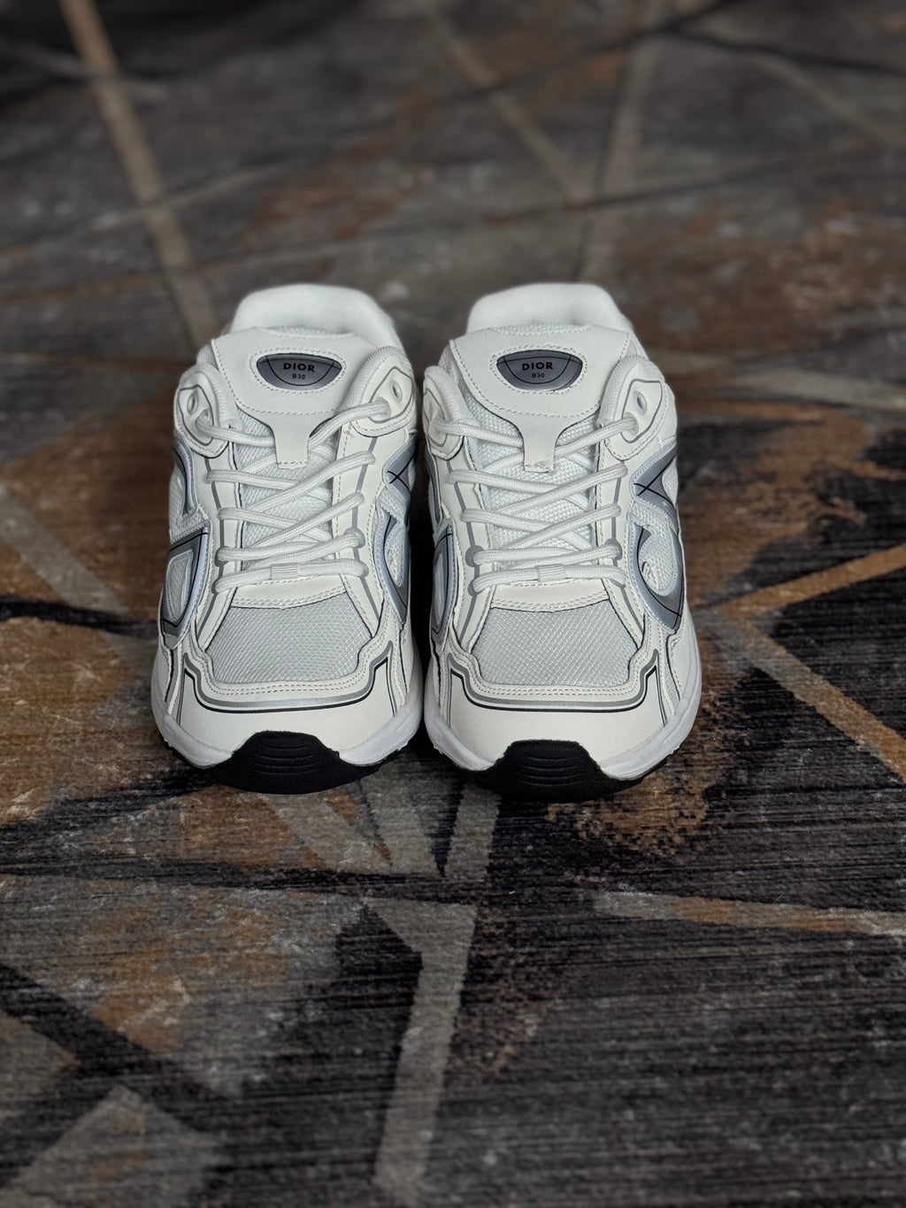 Dior B 23 “white”