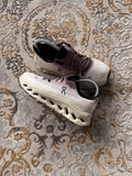 On cloud tilt “blanco lila “