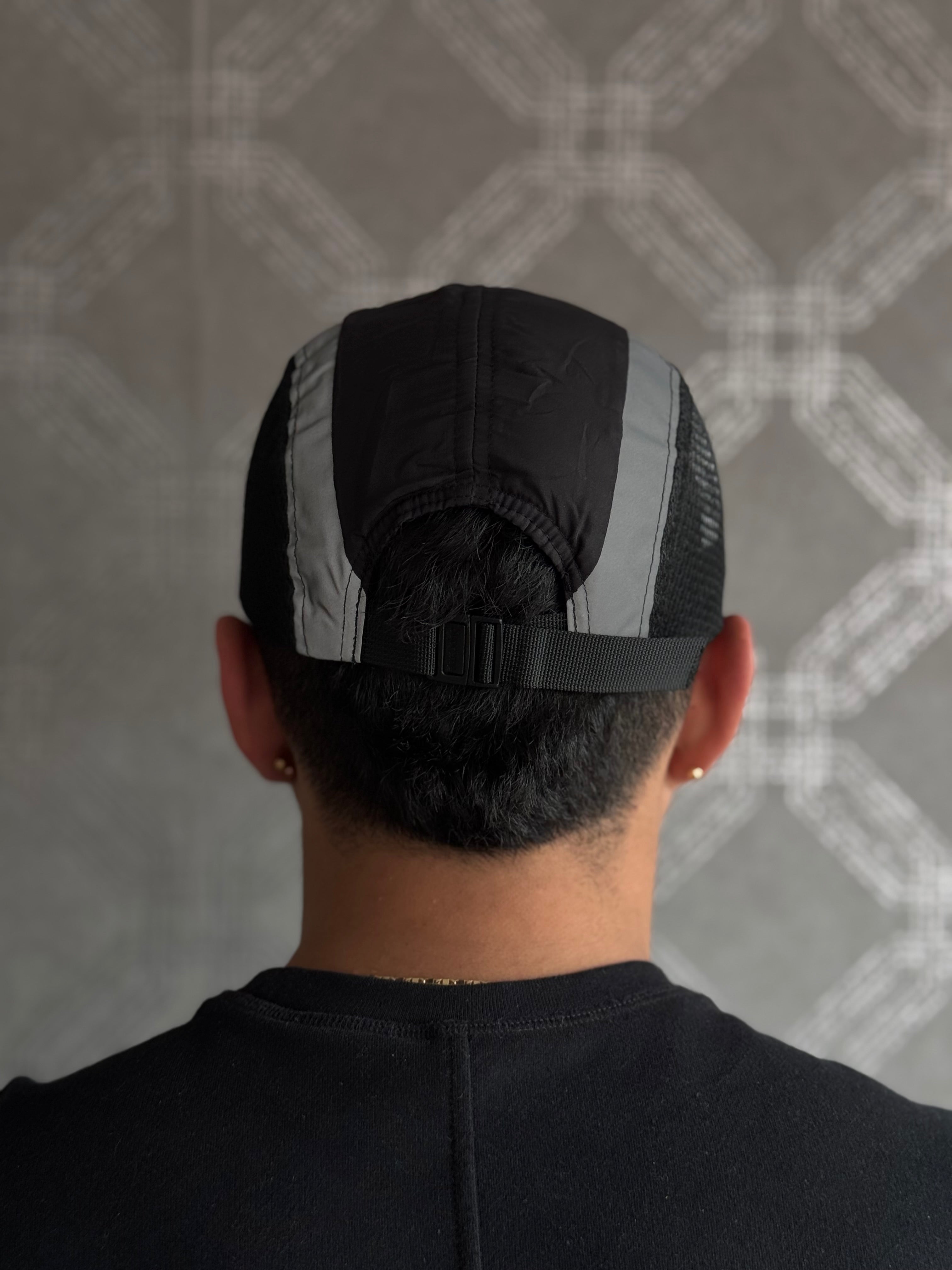 Gorra supreme five panel “negra “