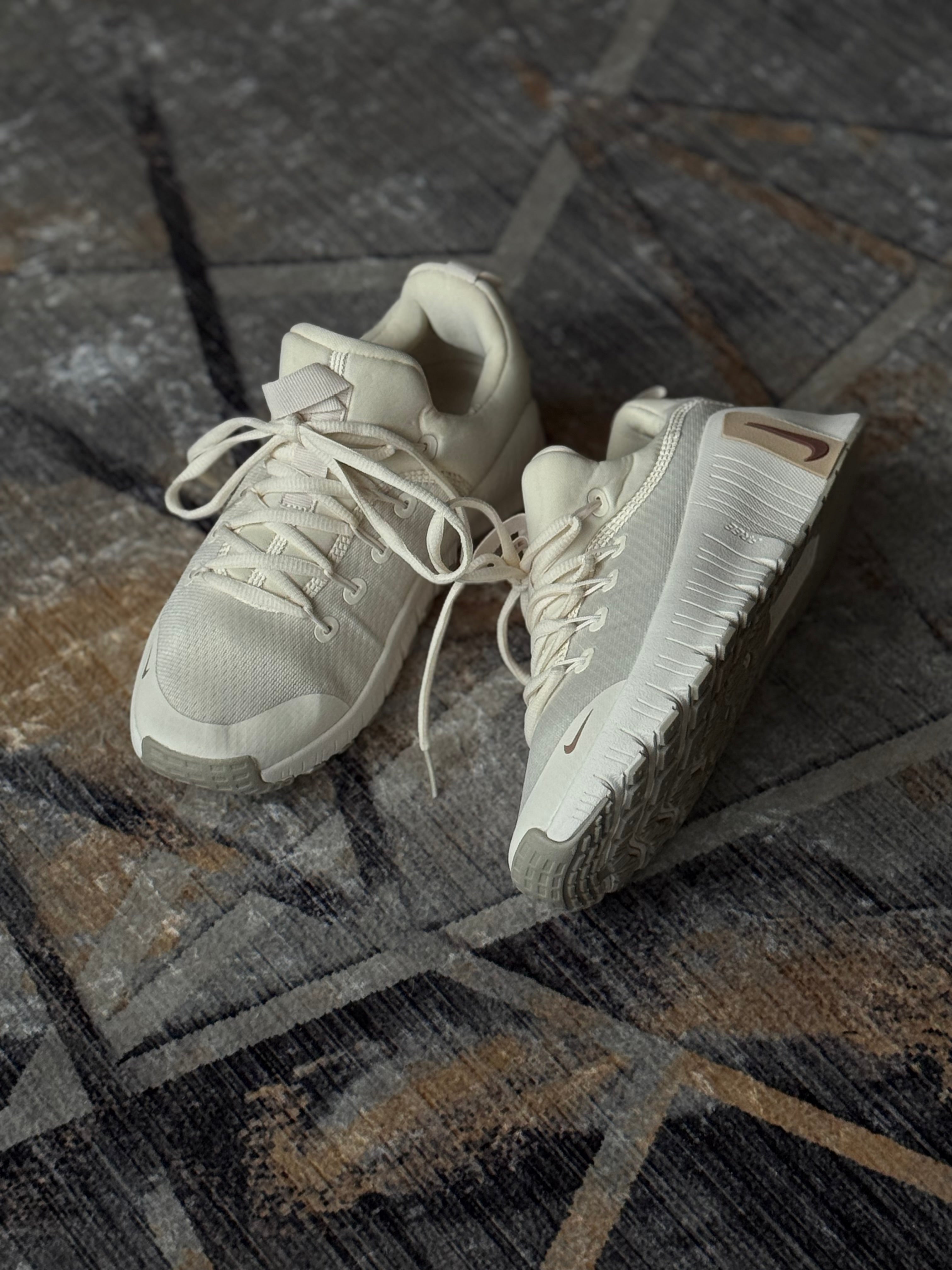 Nike free metcon 6”beige”