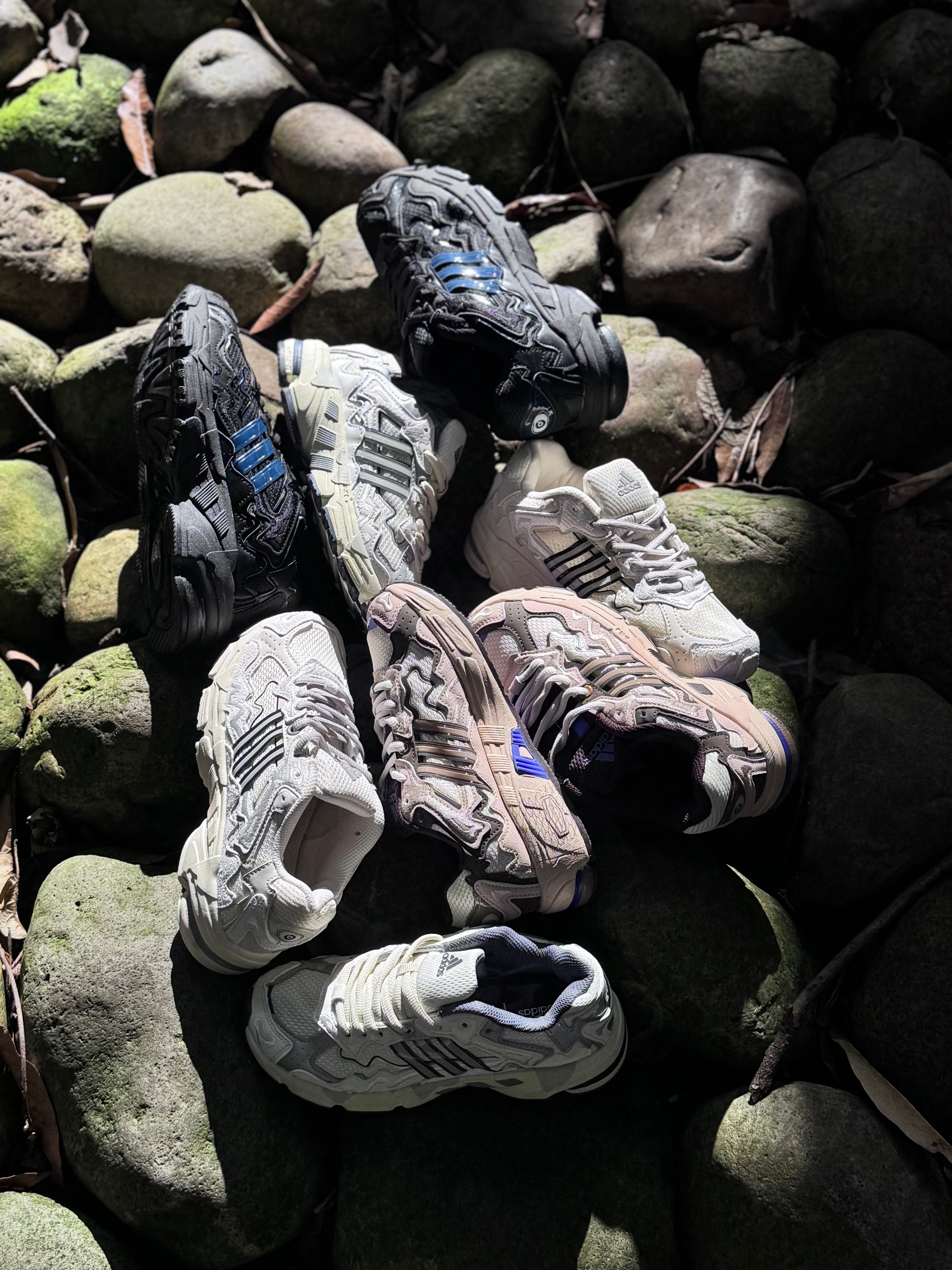 Adidas response cl x bad bunny “blanco hueso “