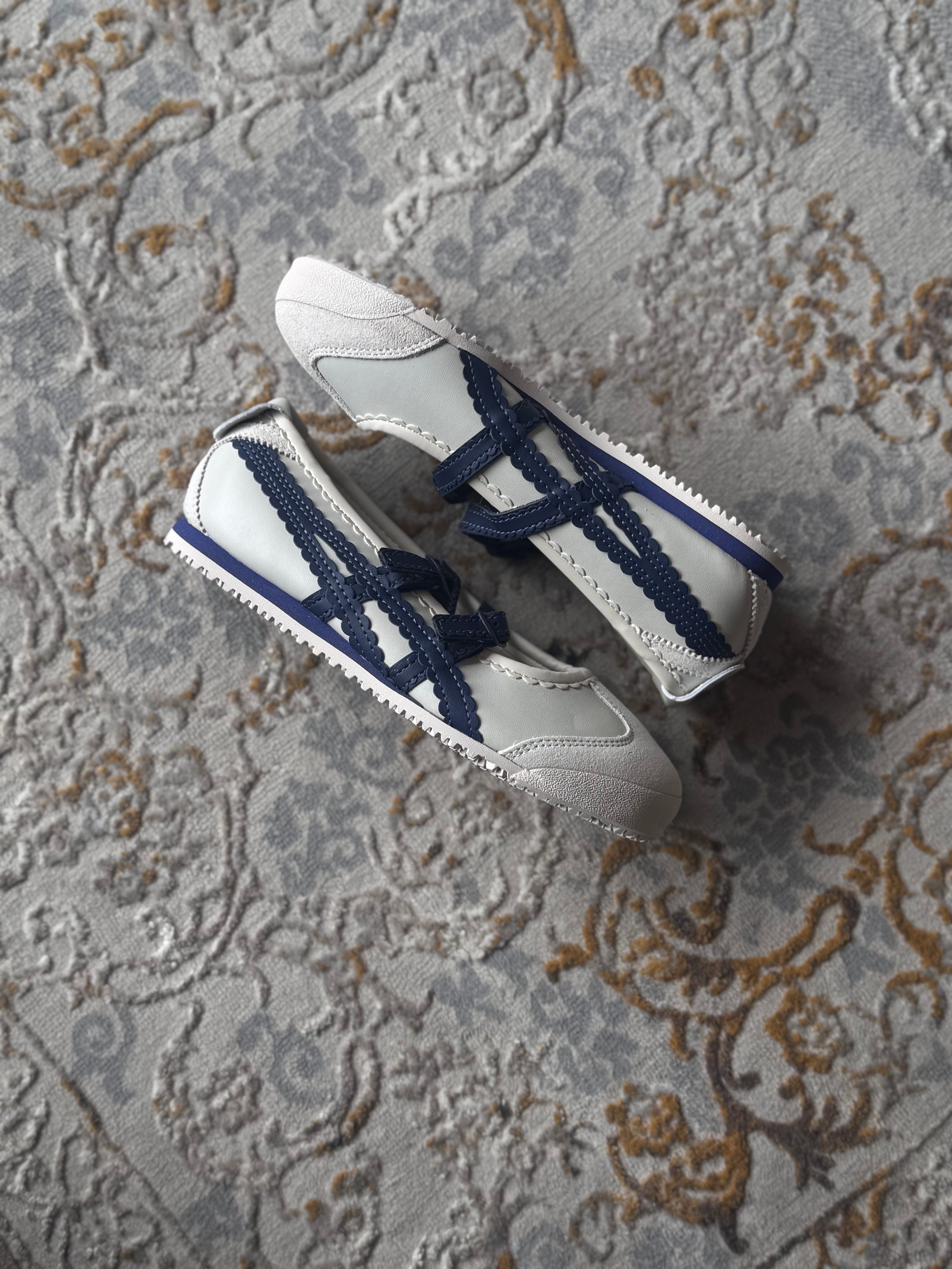 Onitsuka Tiger ballet Flats “blanco azul “