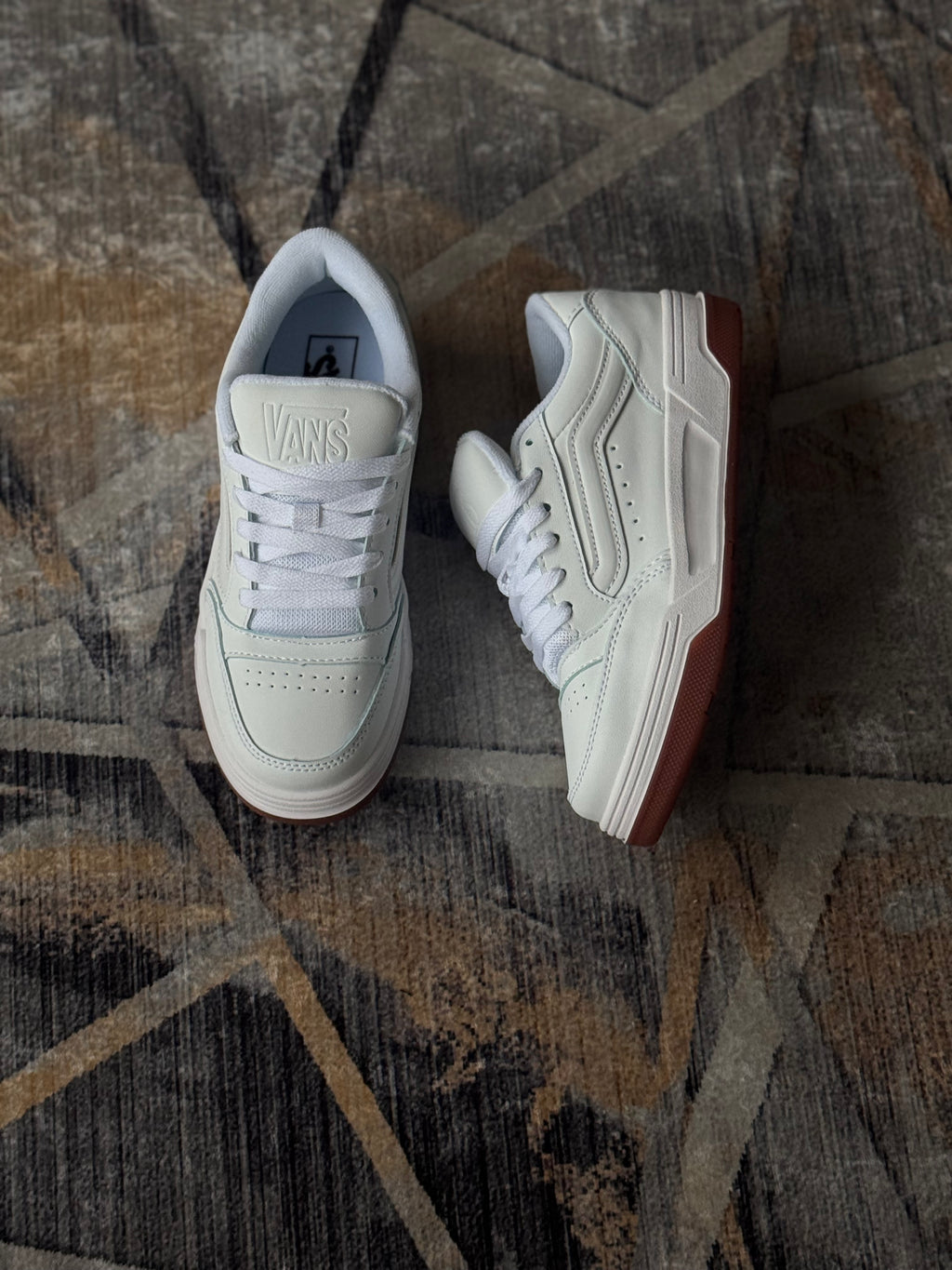 Vans hylane “blanco suela goma “