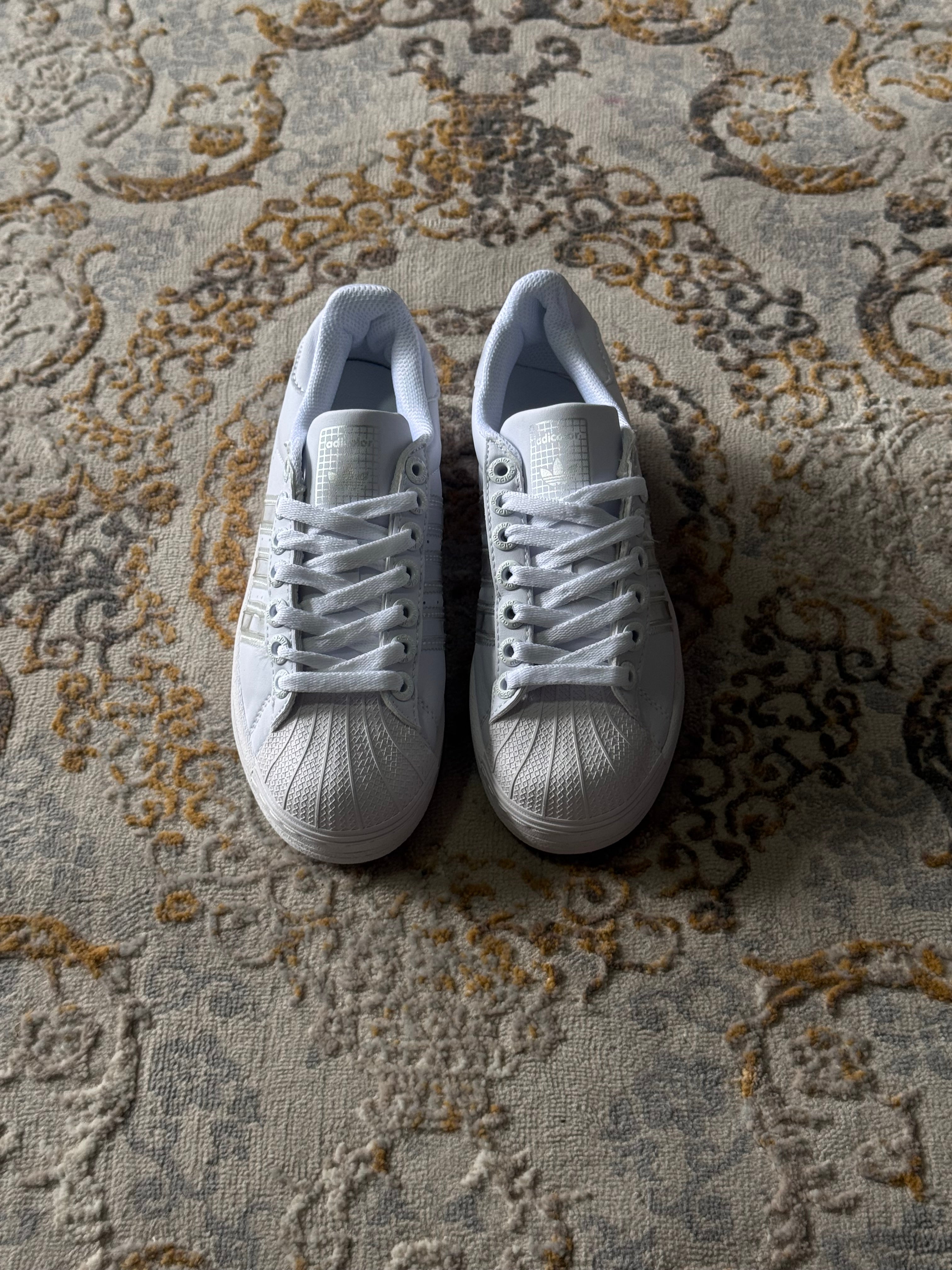 Adidas Superstar “adicolor”