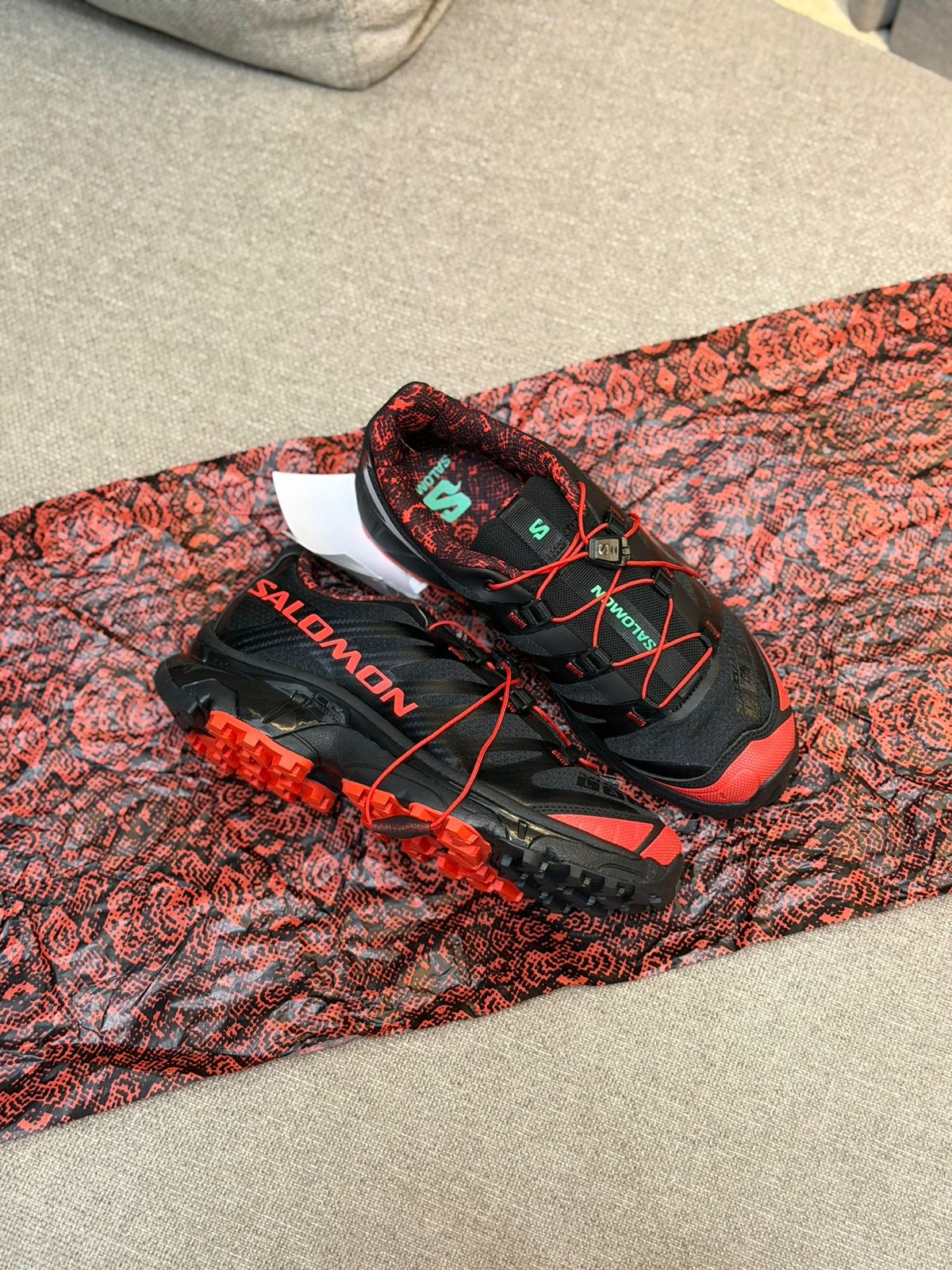 Salomón Xt-4 negro rojo