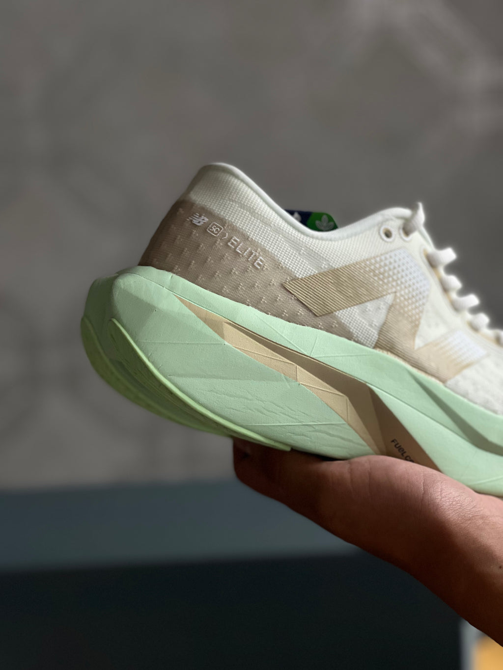 New Balance elite “blanco verde”