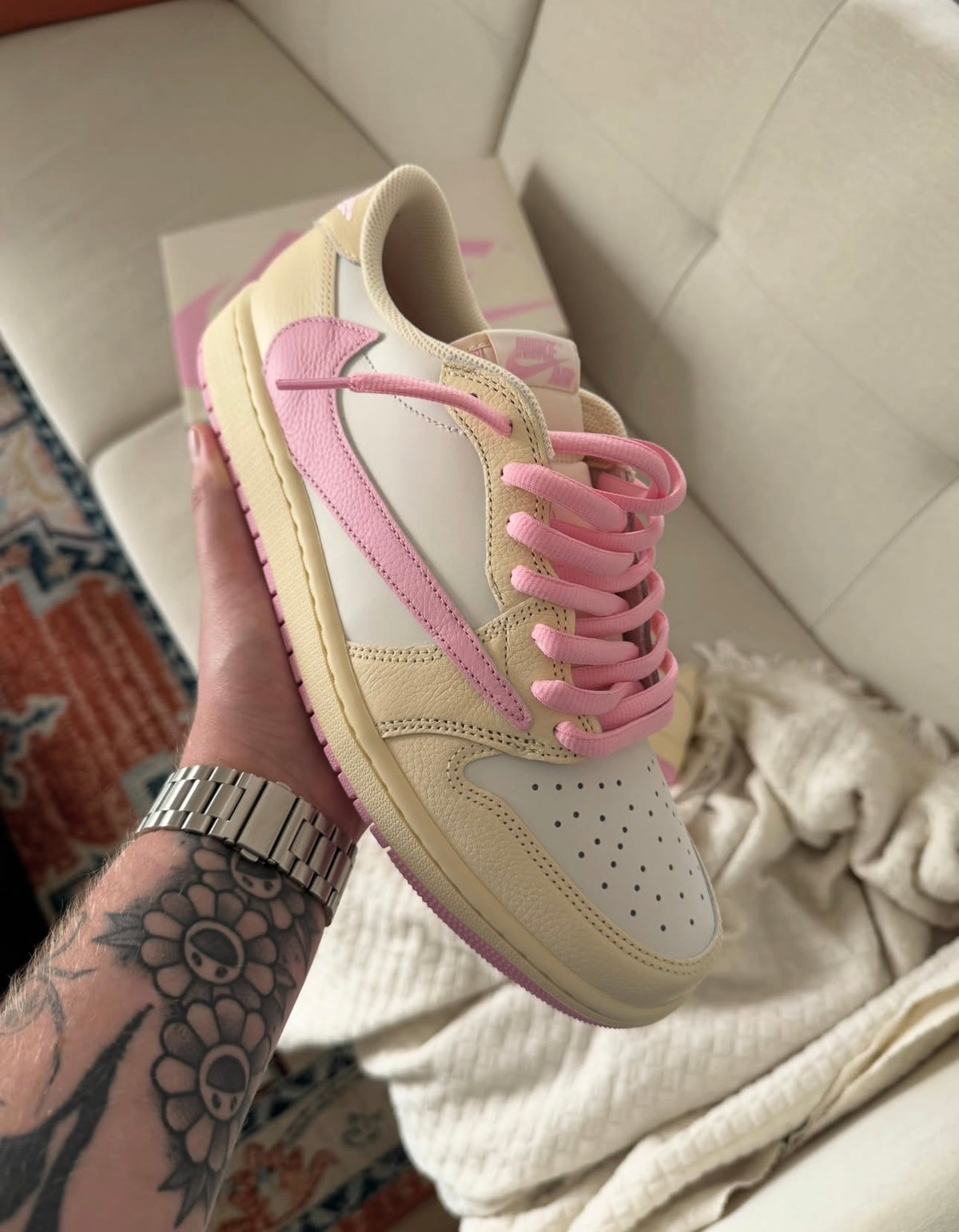 Nike Air Jordan 1 x Travis Scott “shy pinky”