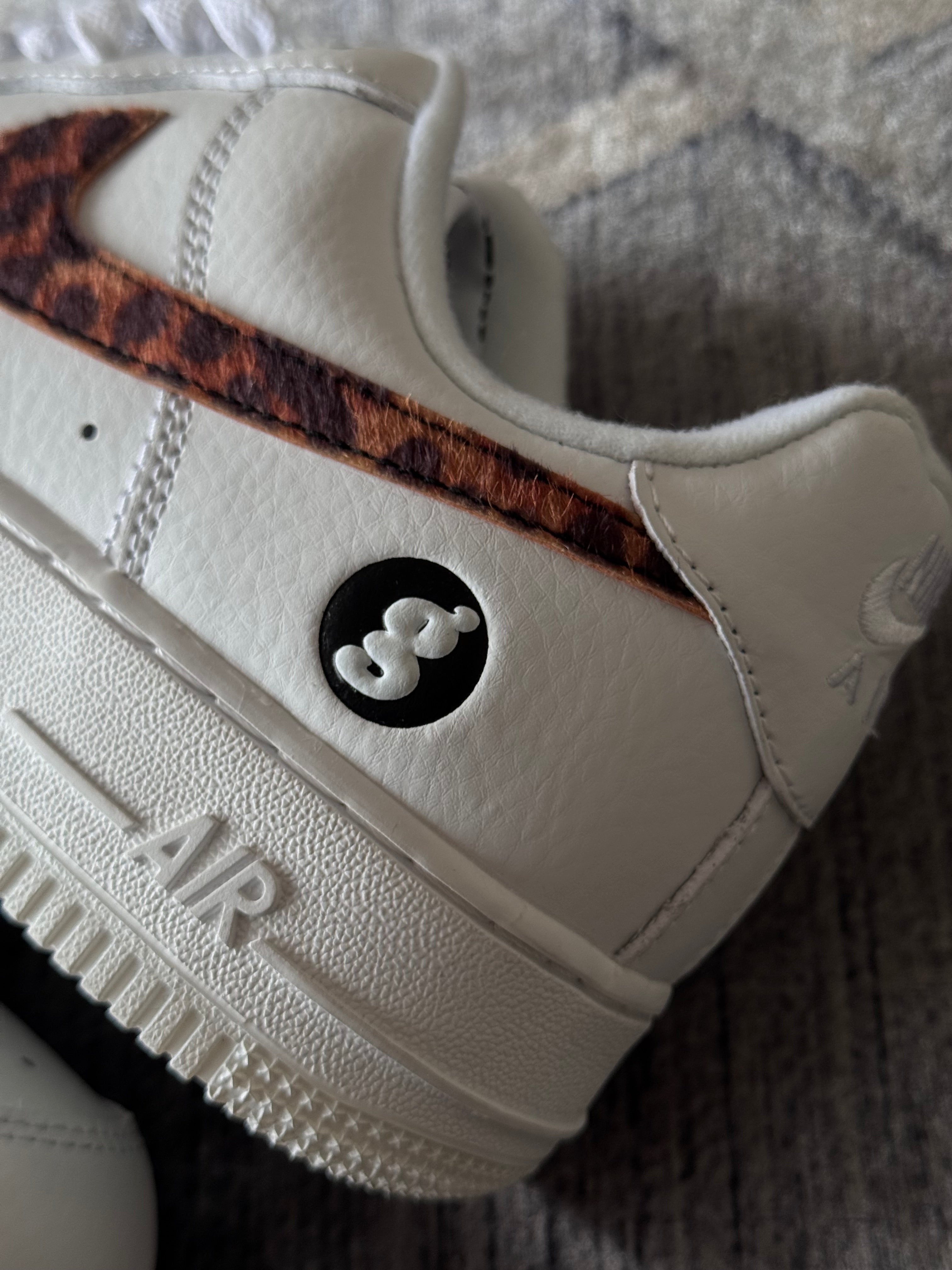 Air Force 1 Low White Cheetah Print Supreme X Goodenough